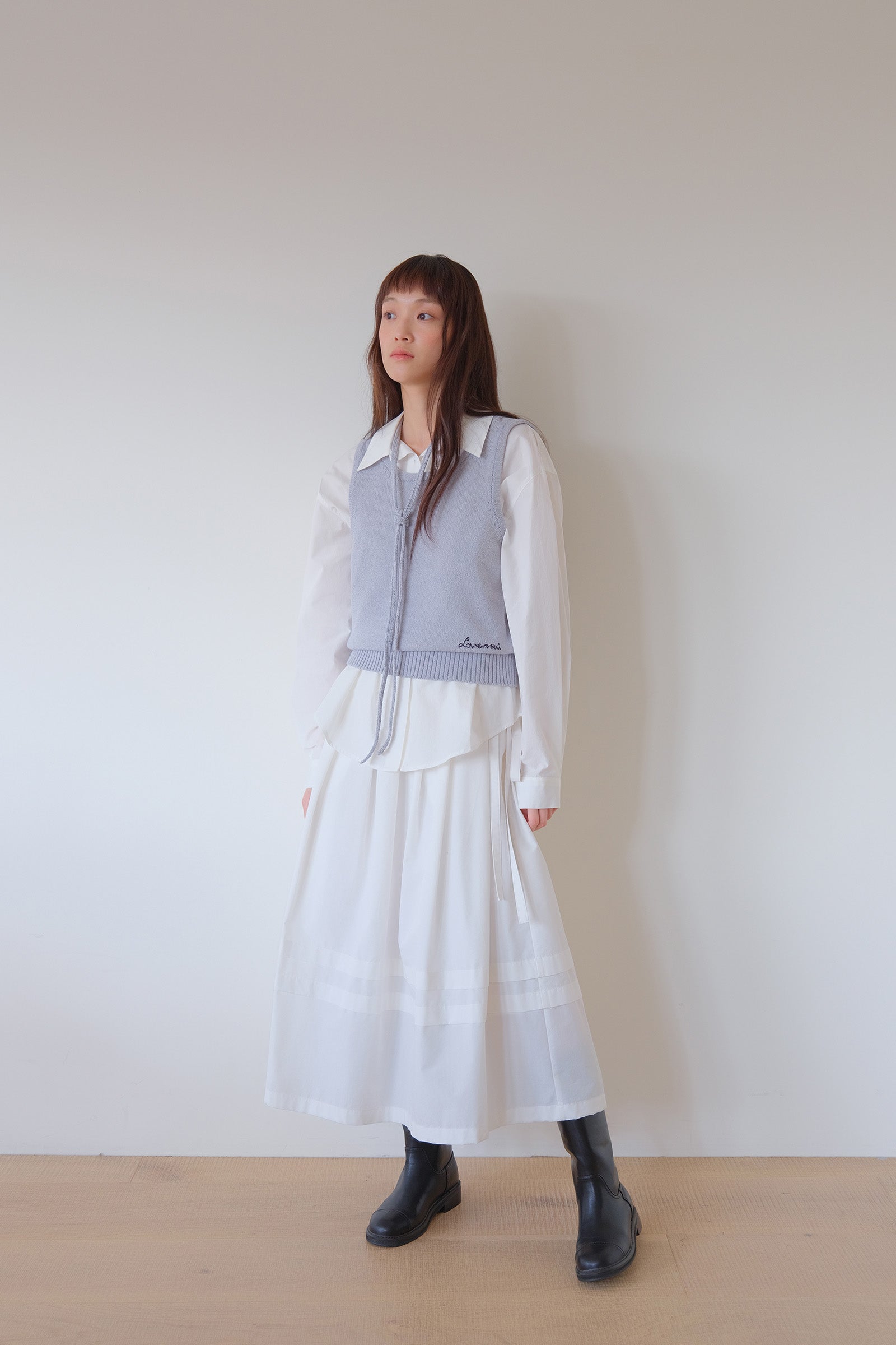 MOUI RIBBON PLEATS SKIRT _BLANC CASSÉ