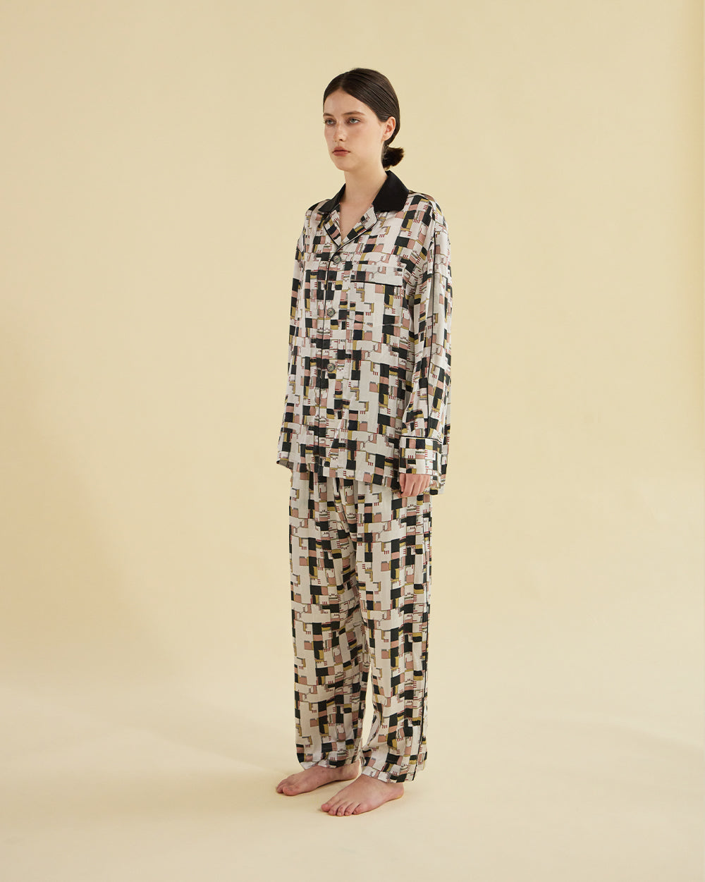 BLACK DOODLE GRID SILK PAJAMA_BLACK