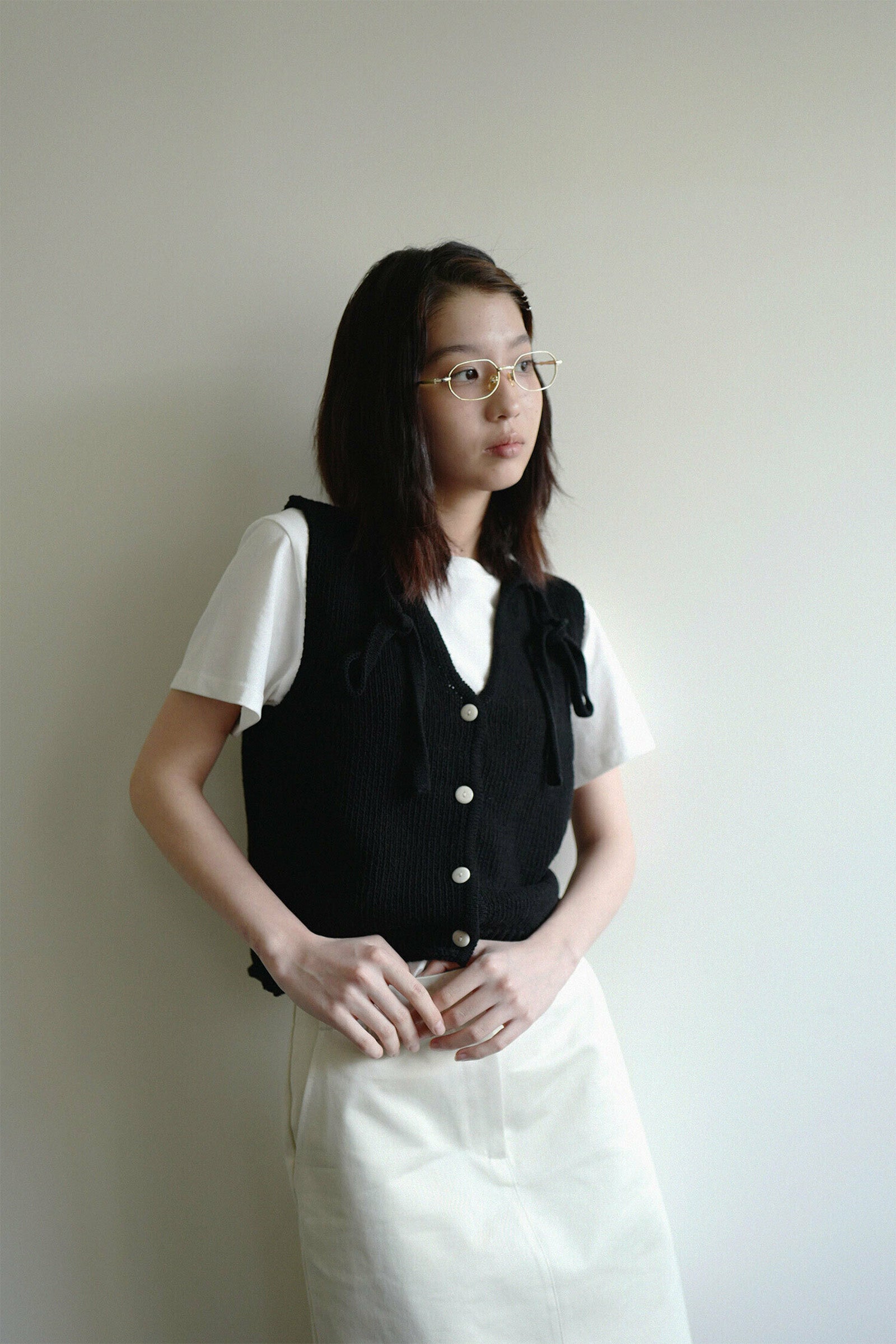 MOUI RIBBON STRAP OPEN VEST _BLACK