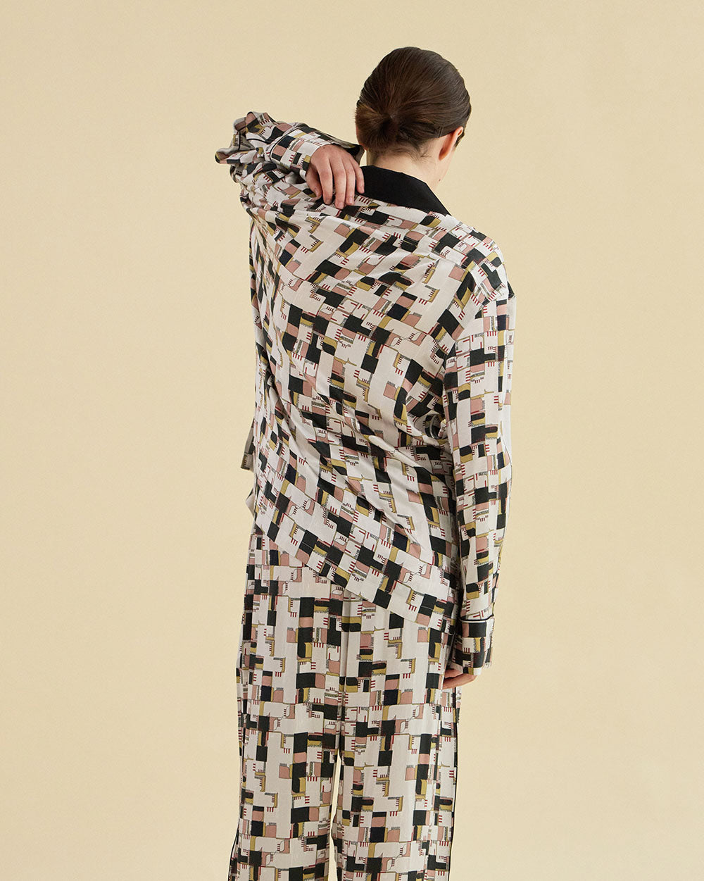 BLACK DOODLE GRID SILK PAJAMA_BLACK