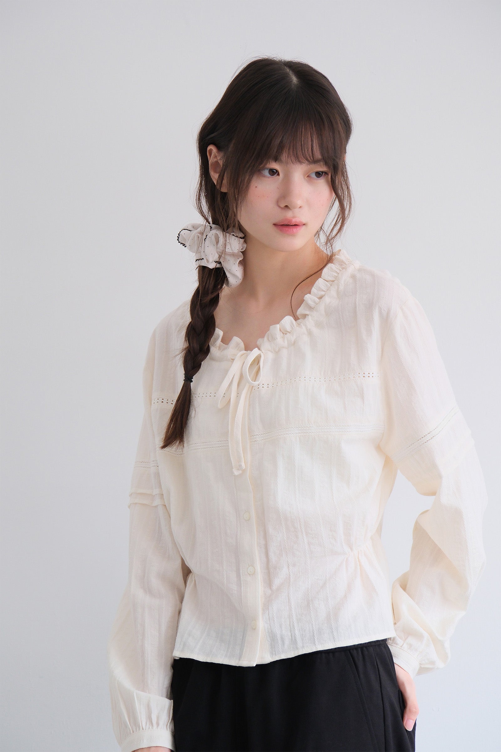 SALTY LACE BLOUSE_CREAM