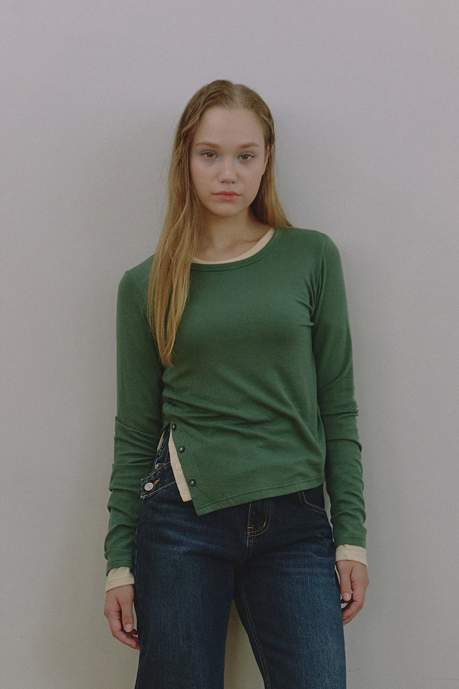 T-SHIRT MANCHES LONGUES EN LAINE AVEC FENTE LATÉRALE_VERT