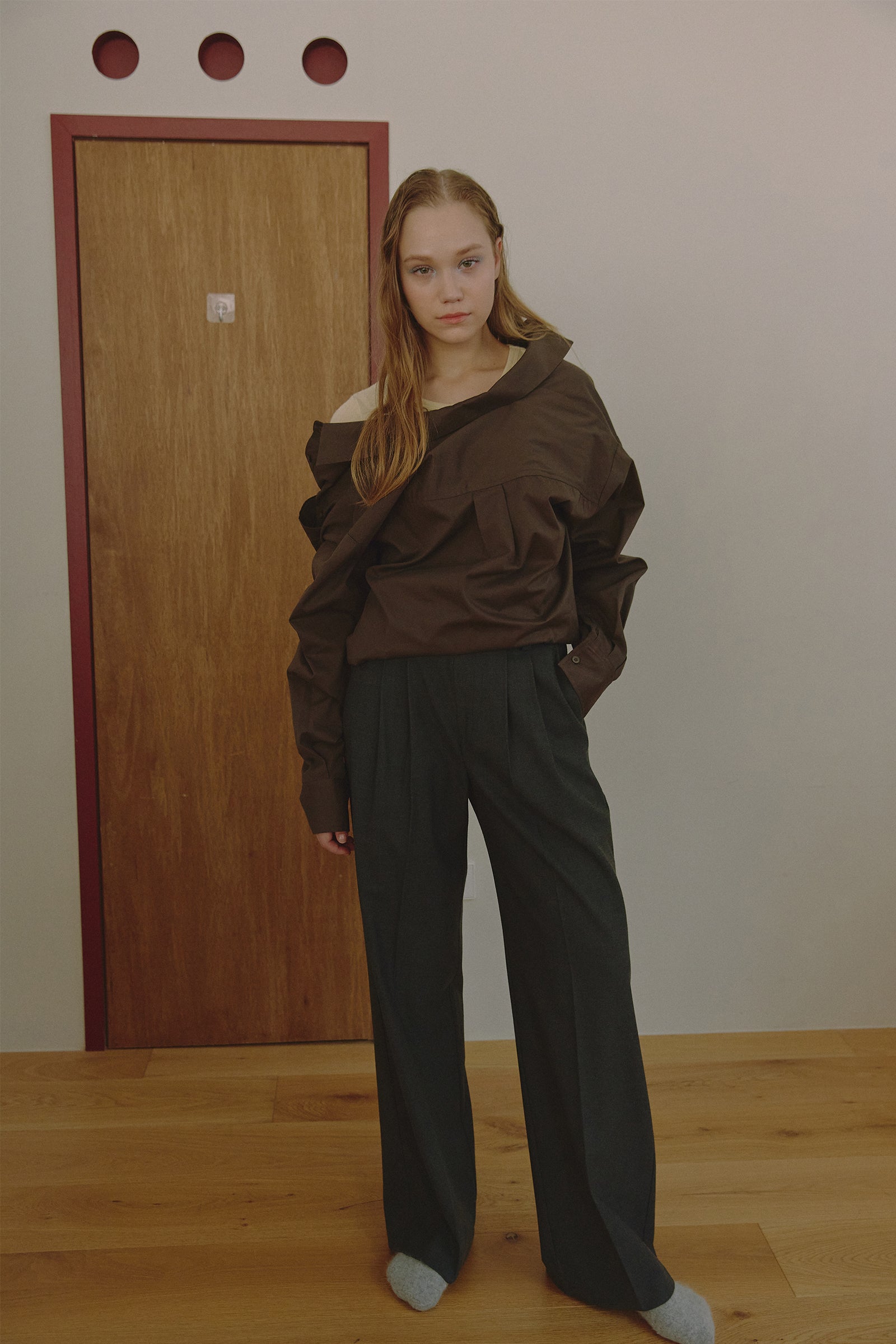 BELT LOOP DETAIL TWO TUCK WOOL BLEND WIDE PANTS_GRIS
