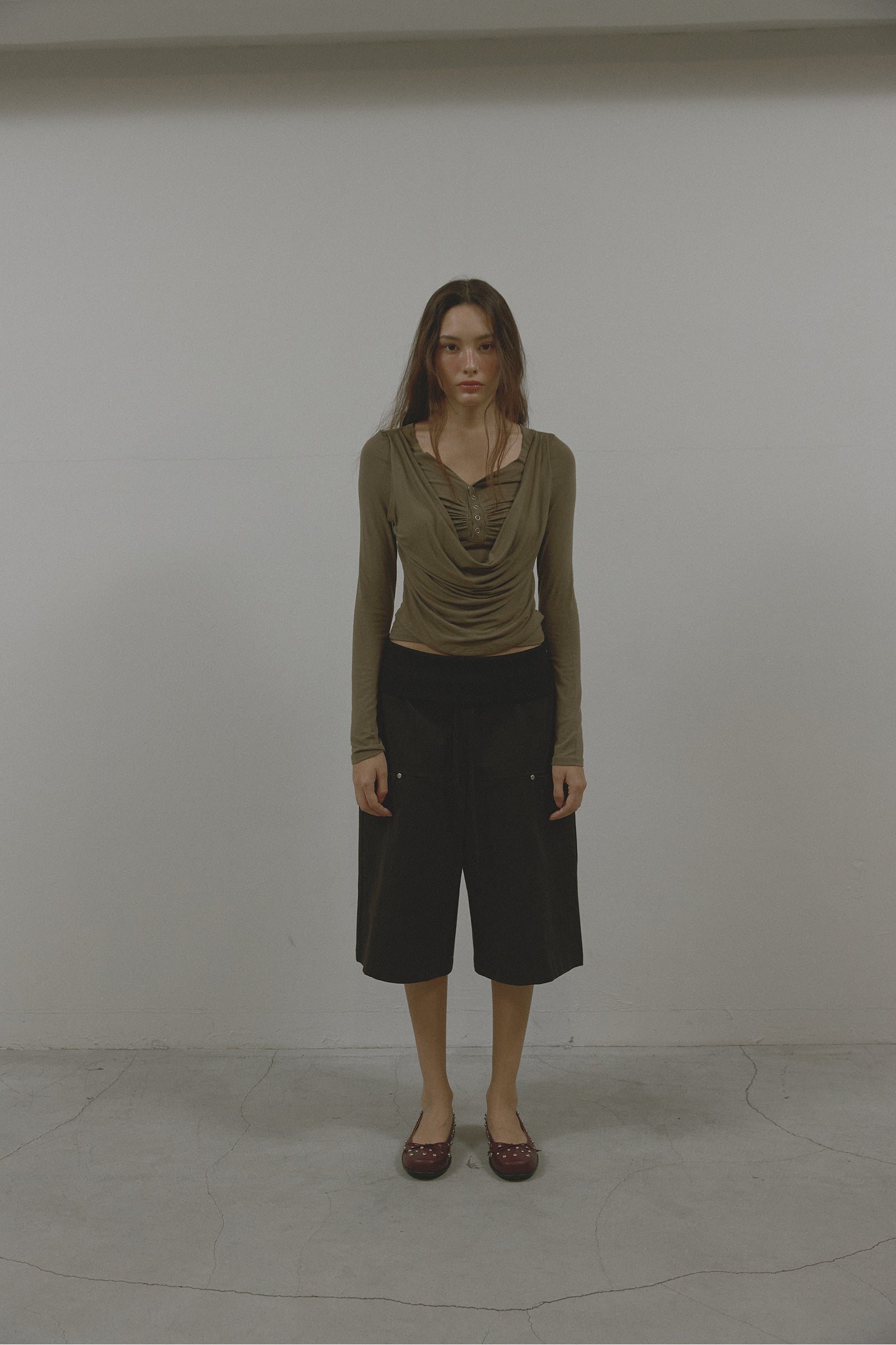 LAYERED COWL T_KHAKI