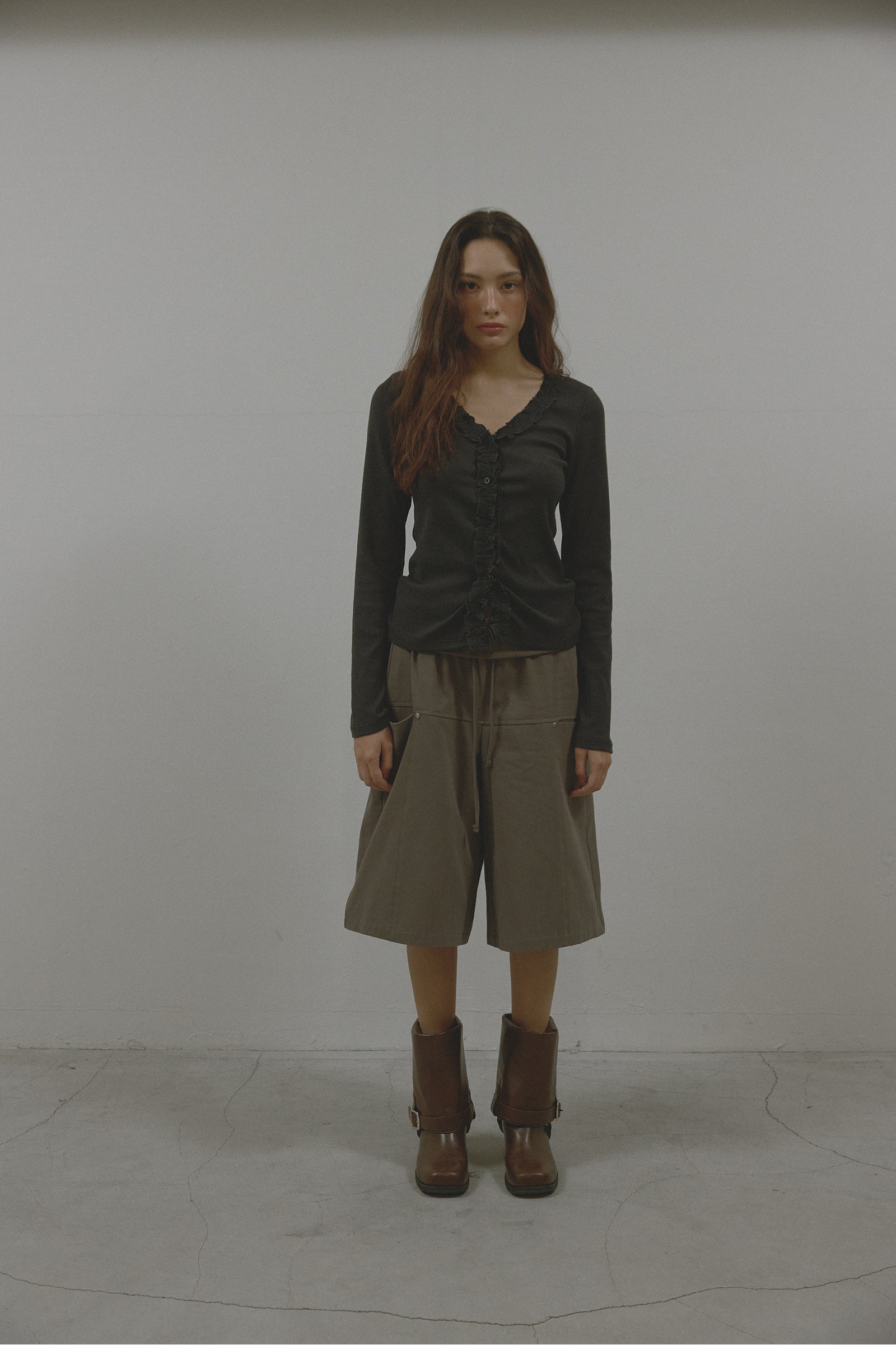 FRILL BUTTON CARDIGAN_CHARCOAL