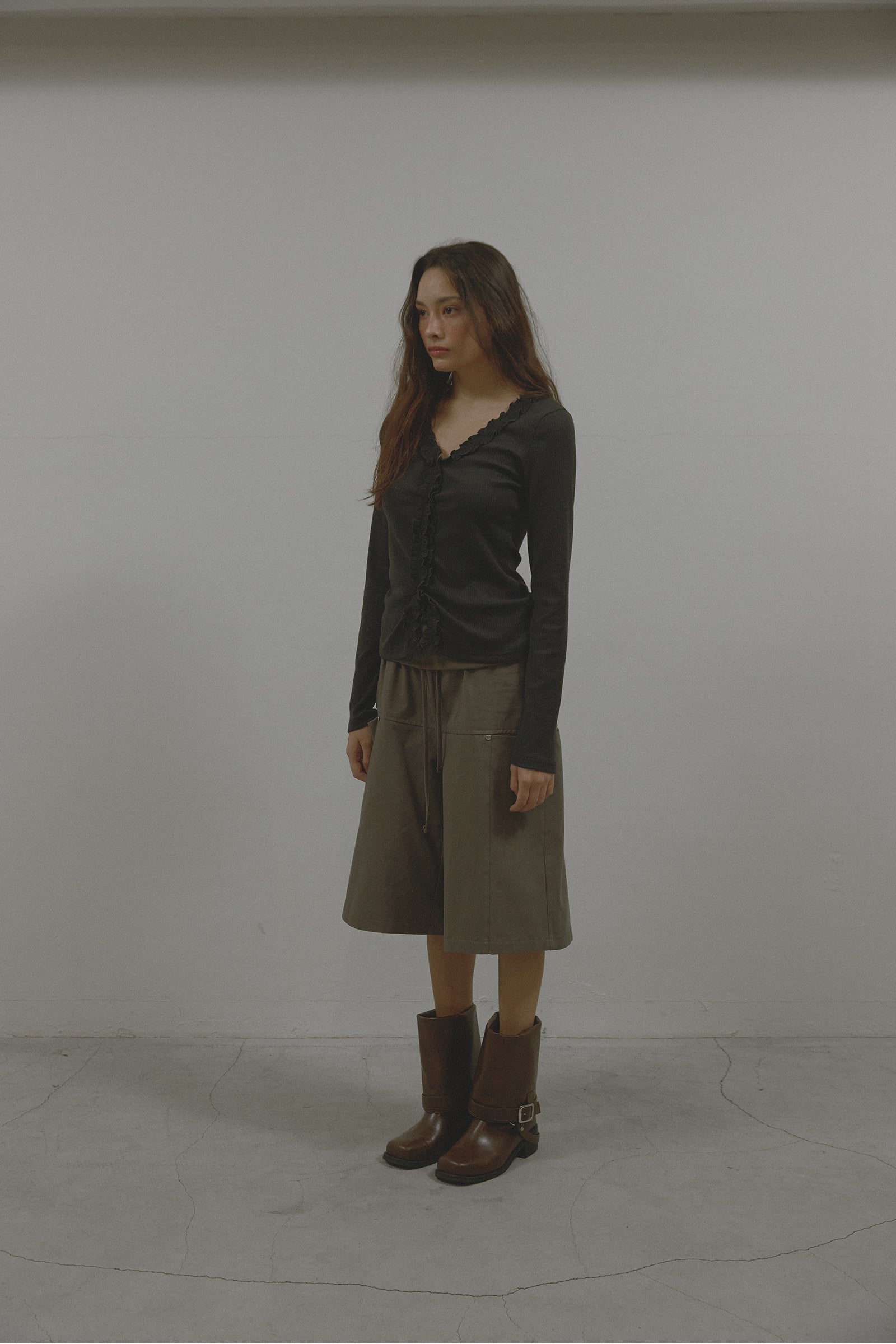 FRILL BUTTON CARDIGAN_CHARCOAL