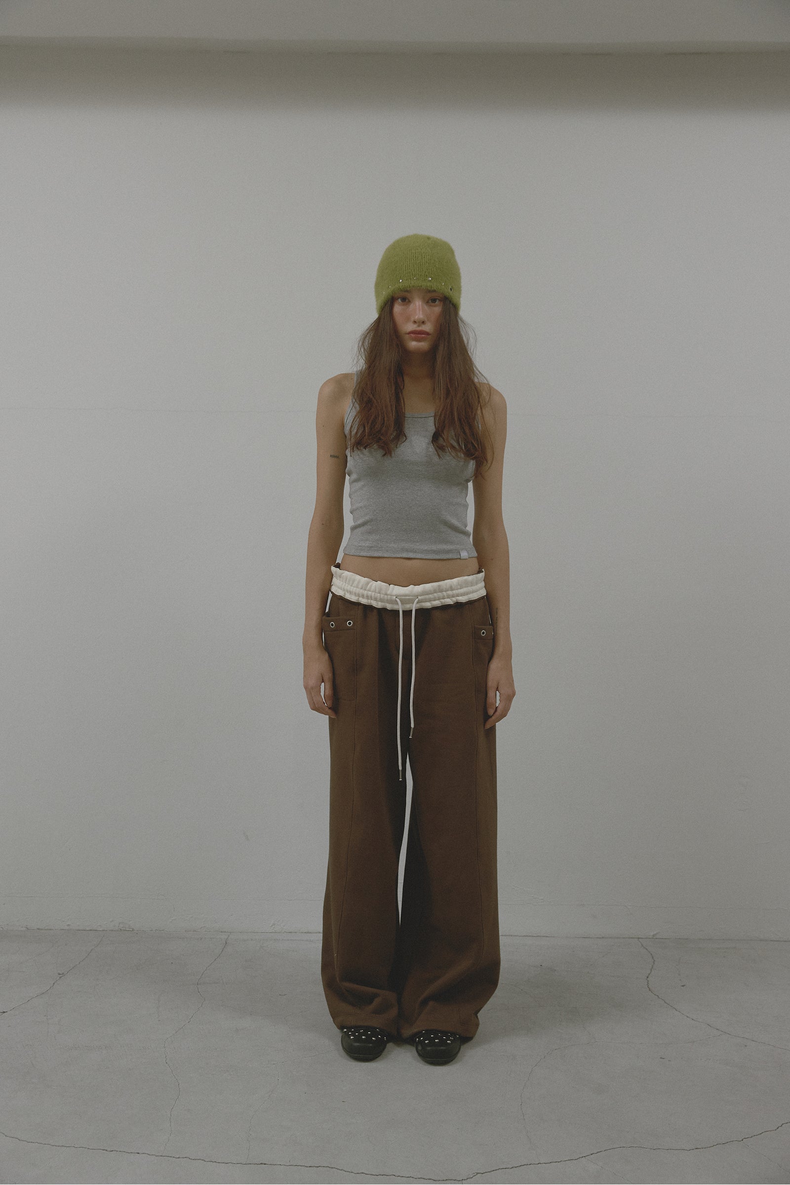 COLOR FLIP SWEATPANTS_BROWN