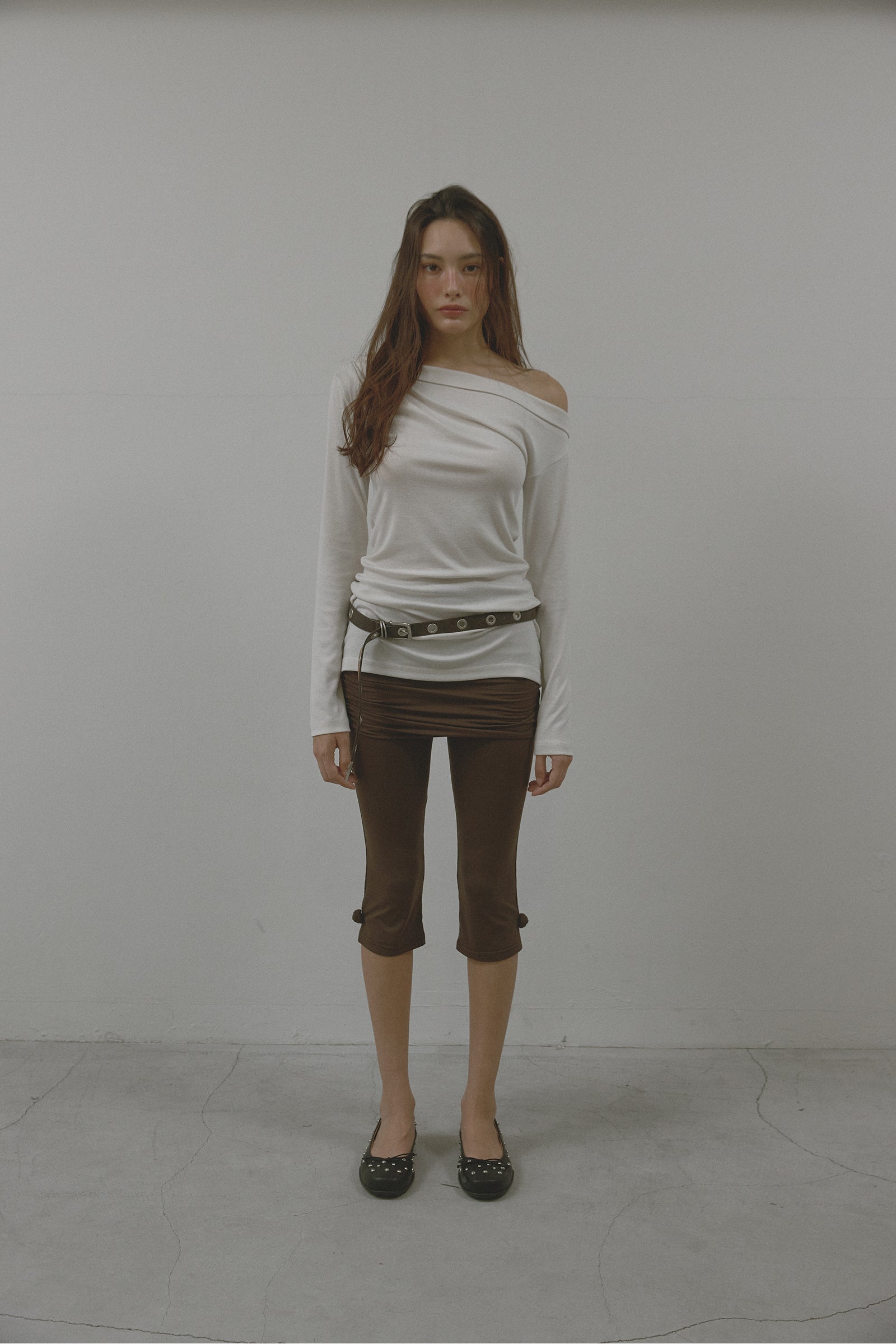 FOLD ONE SHOULDER T_IVORY