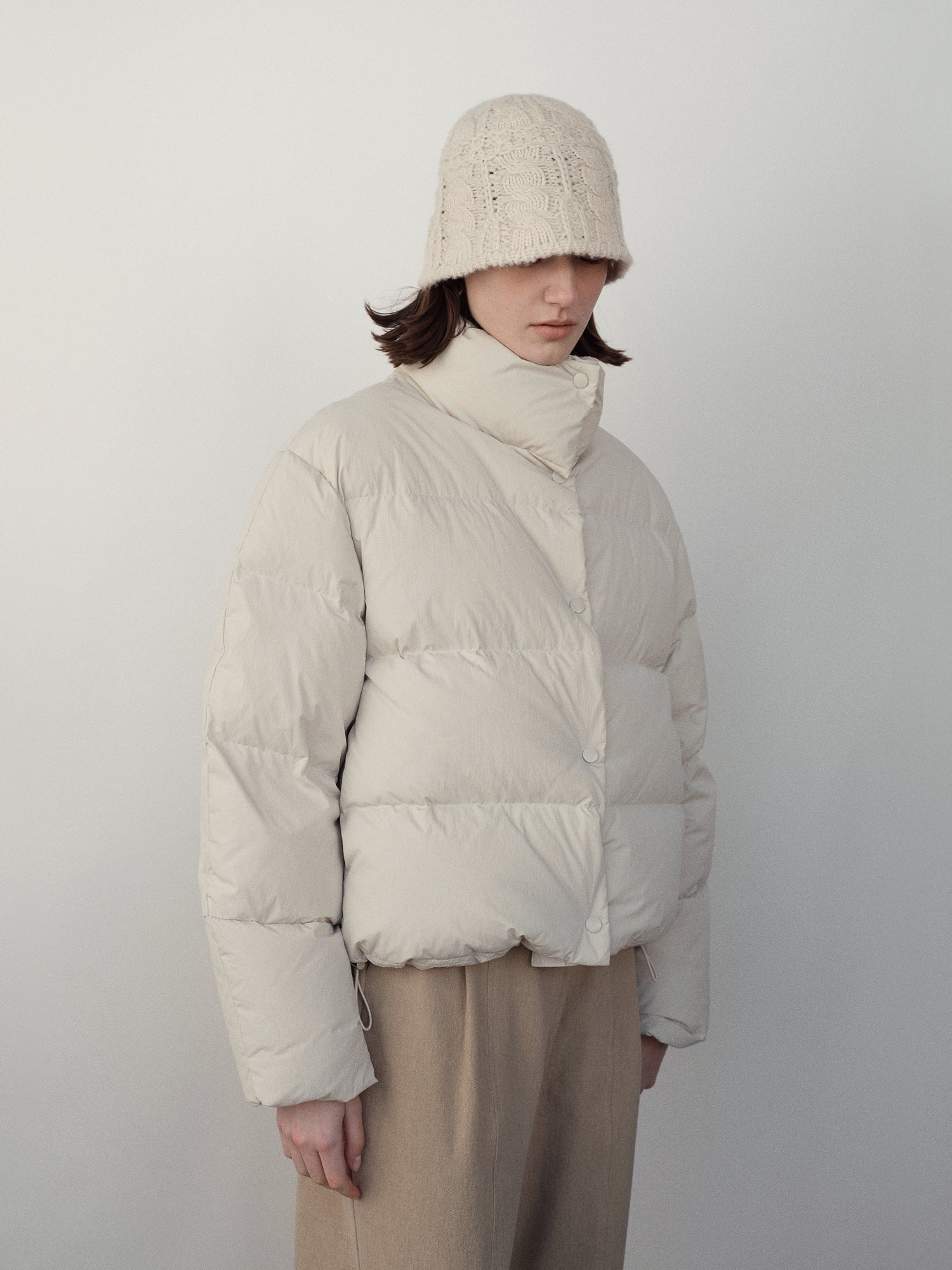 KOYO SHORT PADDED JACKET_GRIS CRÈME