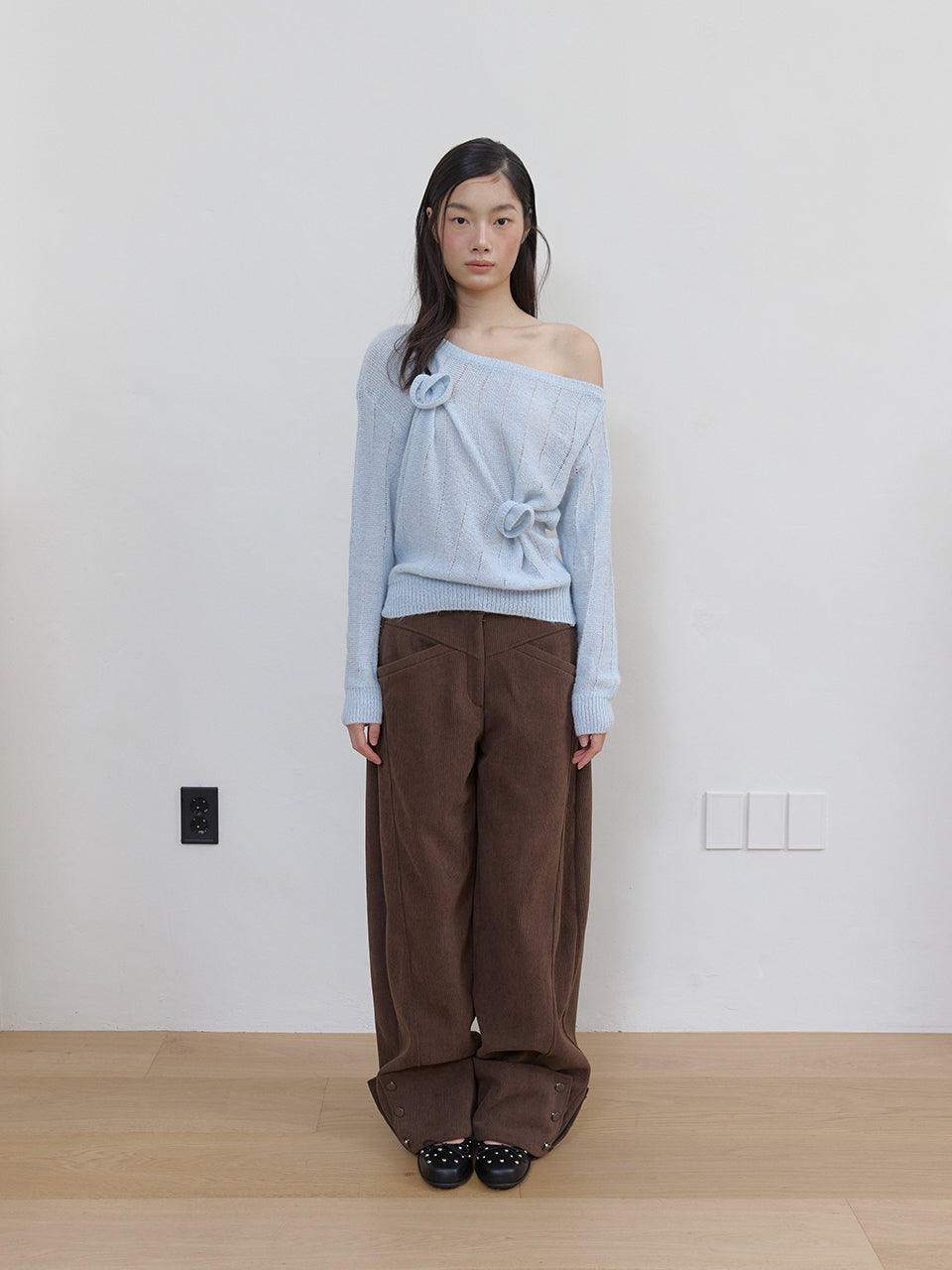 ROSE BROOCH ONE SHOULDER KNIT_SKY BLUE