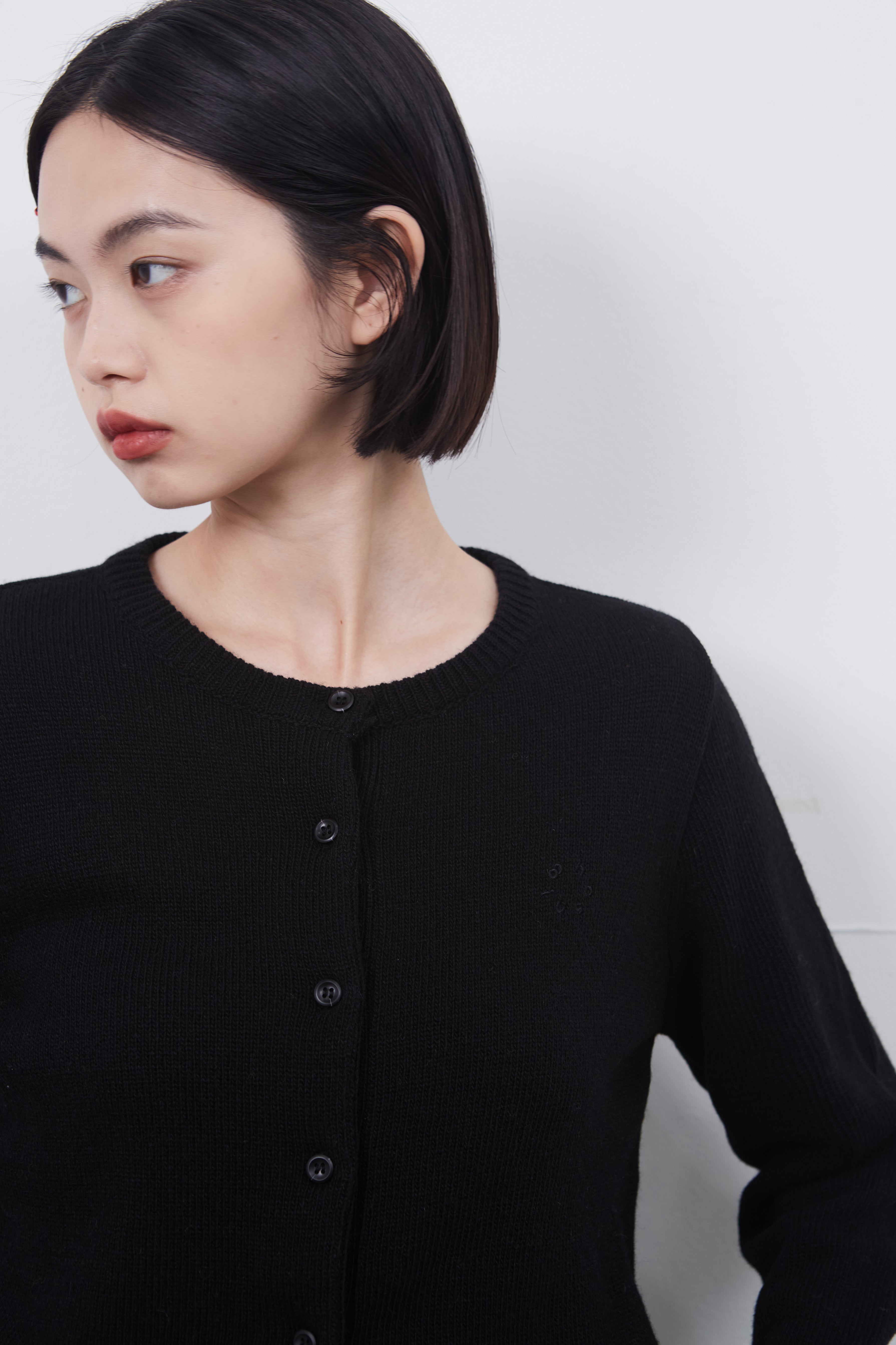 BASIC STANDARD CARDIGAN_BLACK