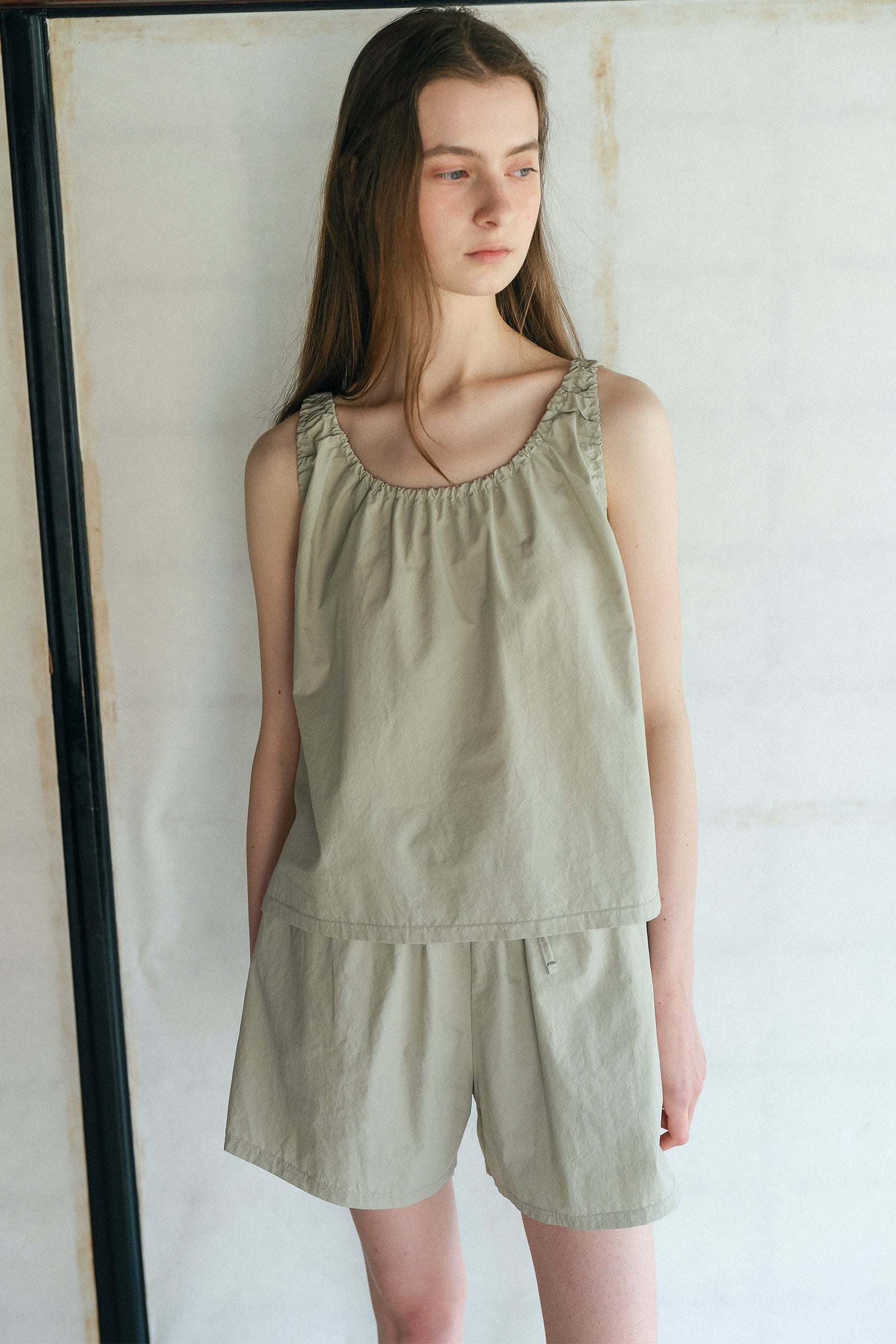 NINA SHIRRING SLEEVELESS_IVOIRE