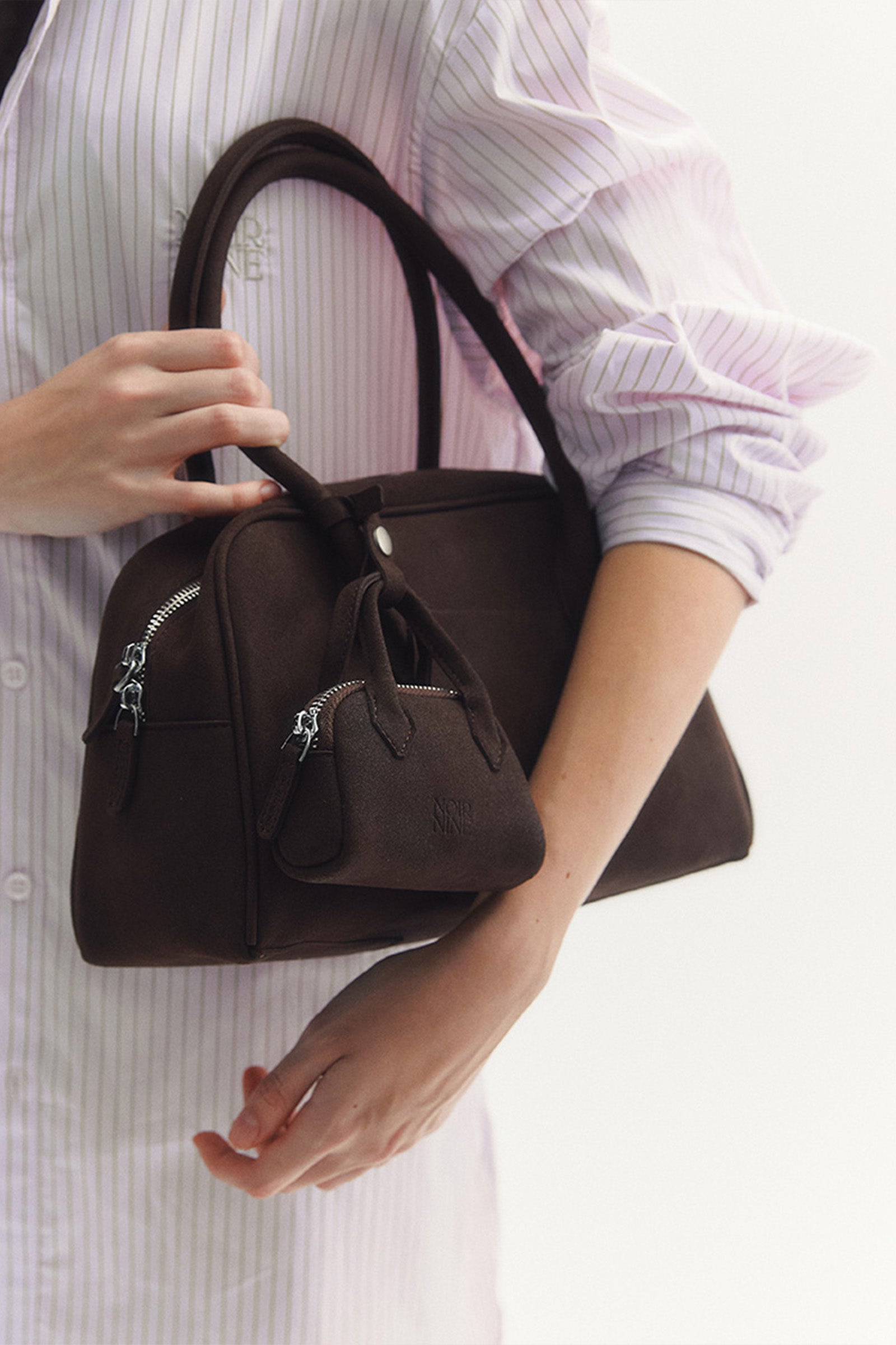 SMALL SUEDE HUG BAG_DARK BROWN