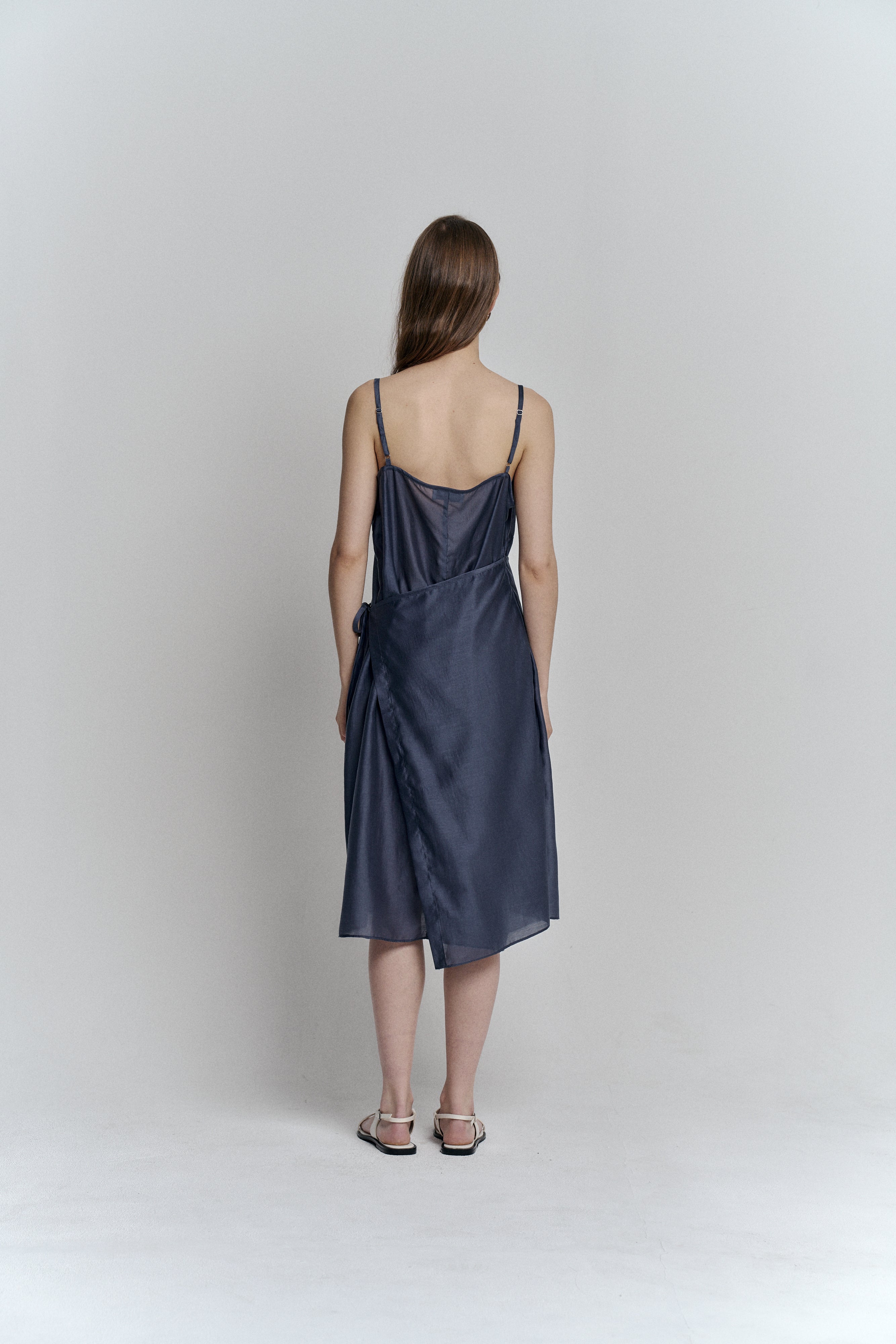 FINE O' KIND, ROBE SUPERPOSÉE EN MOUSSELINE_BLEU MARINE