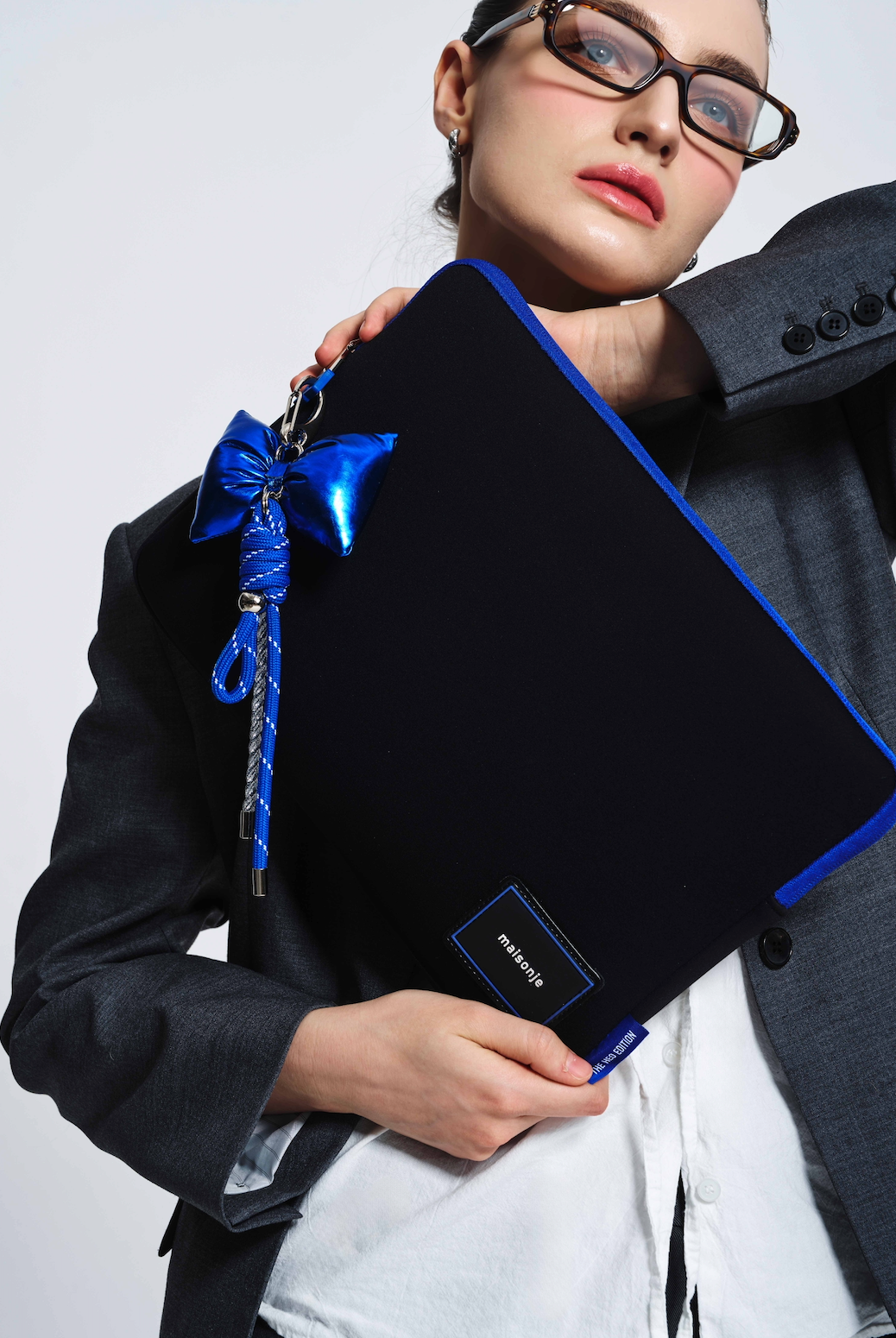 THE HEO EDITION LAPTOP POUCH 15-INCH_BLACK