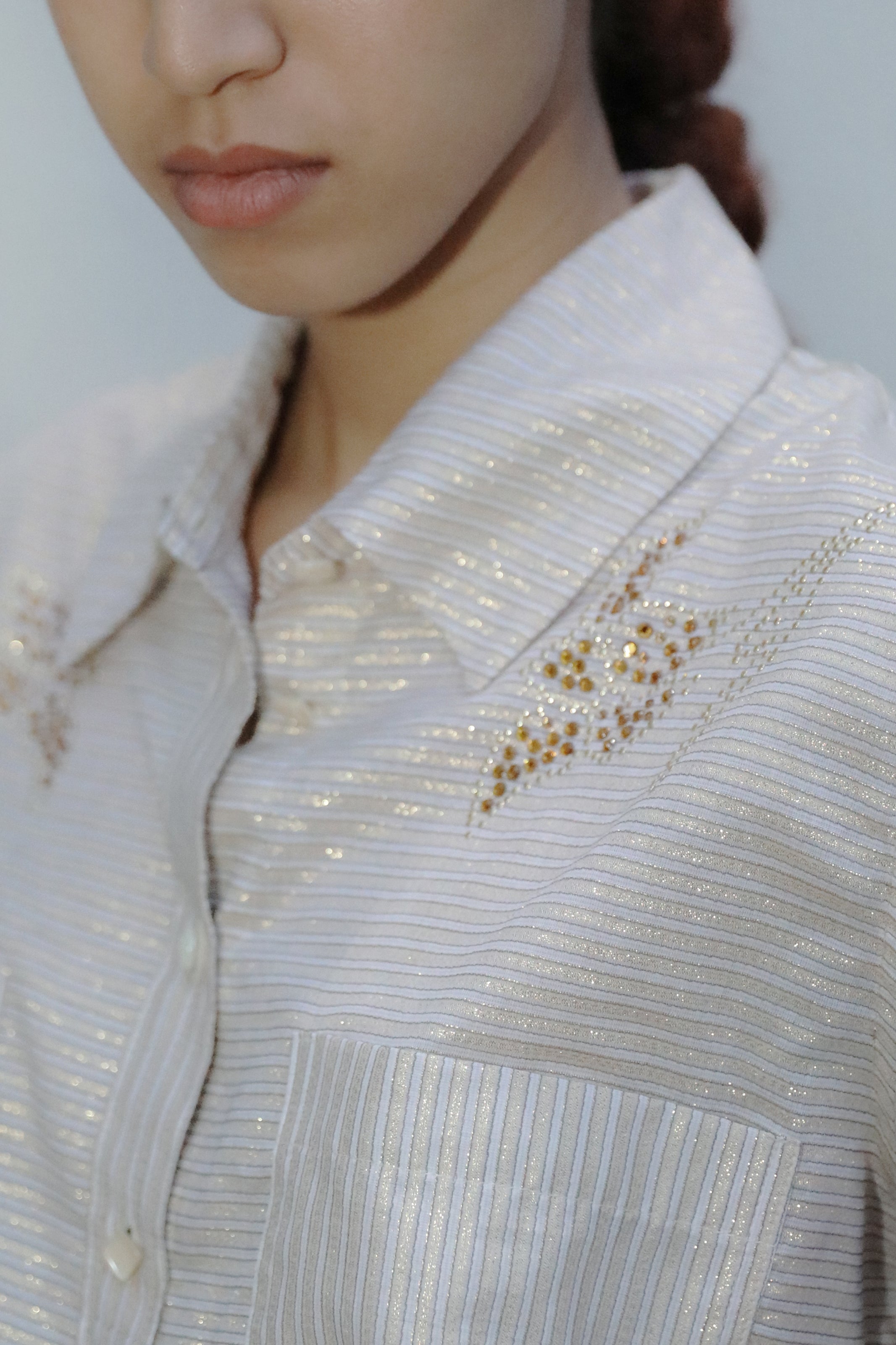 METALIC STRIPE MOTIF SHIRT_GOLD