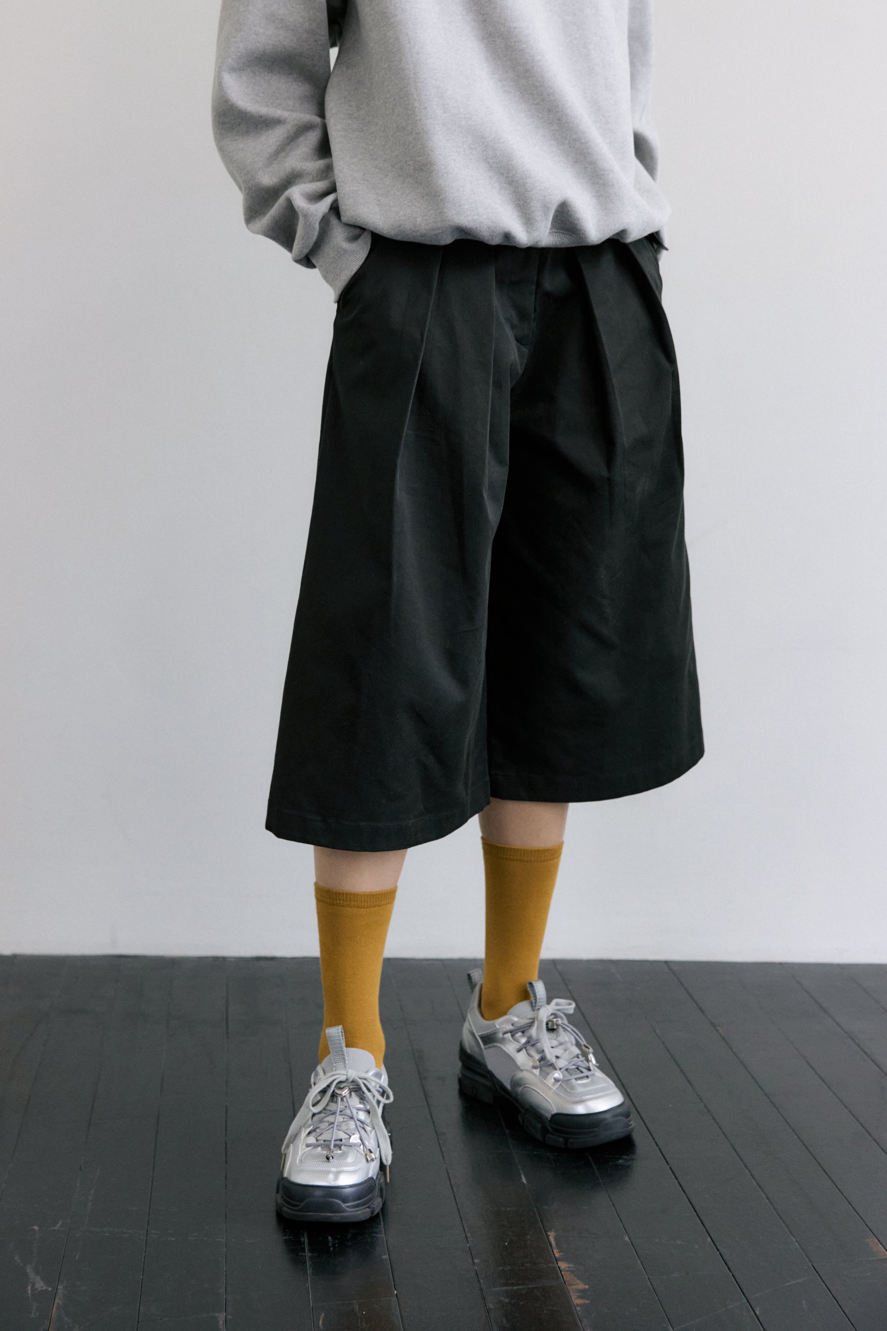 AUTUMN TWO TUCK CULOTTES PANTS_BLACK