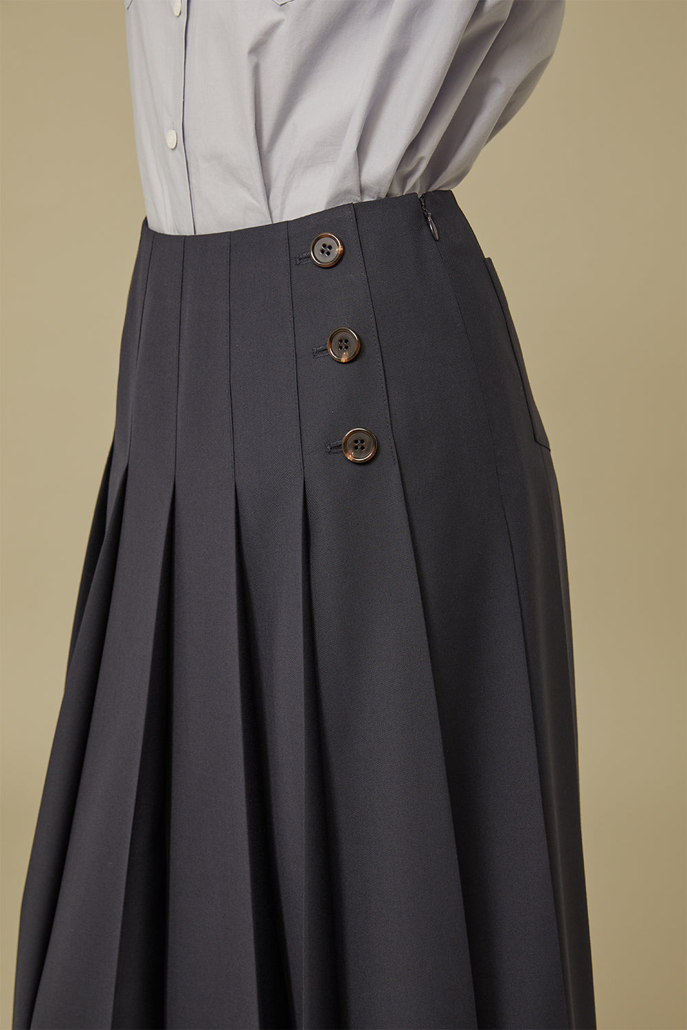 PLEATS BUTTON MIDI SKIRT_NAVY