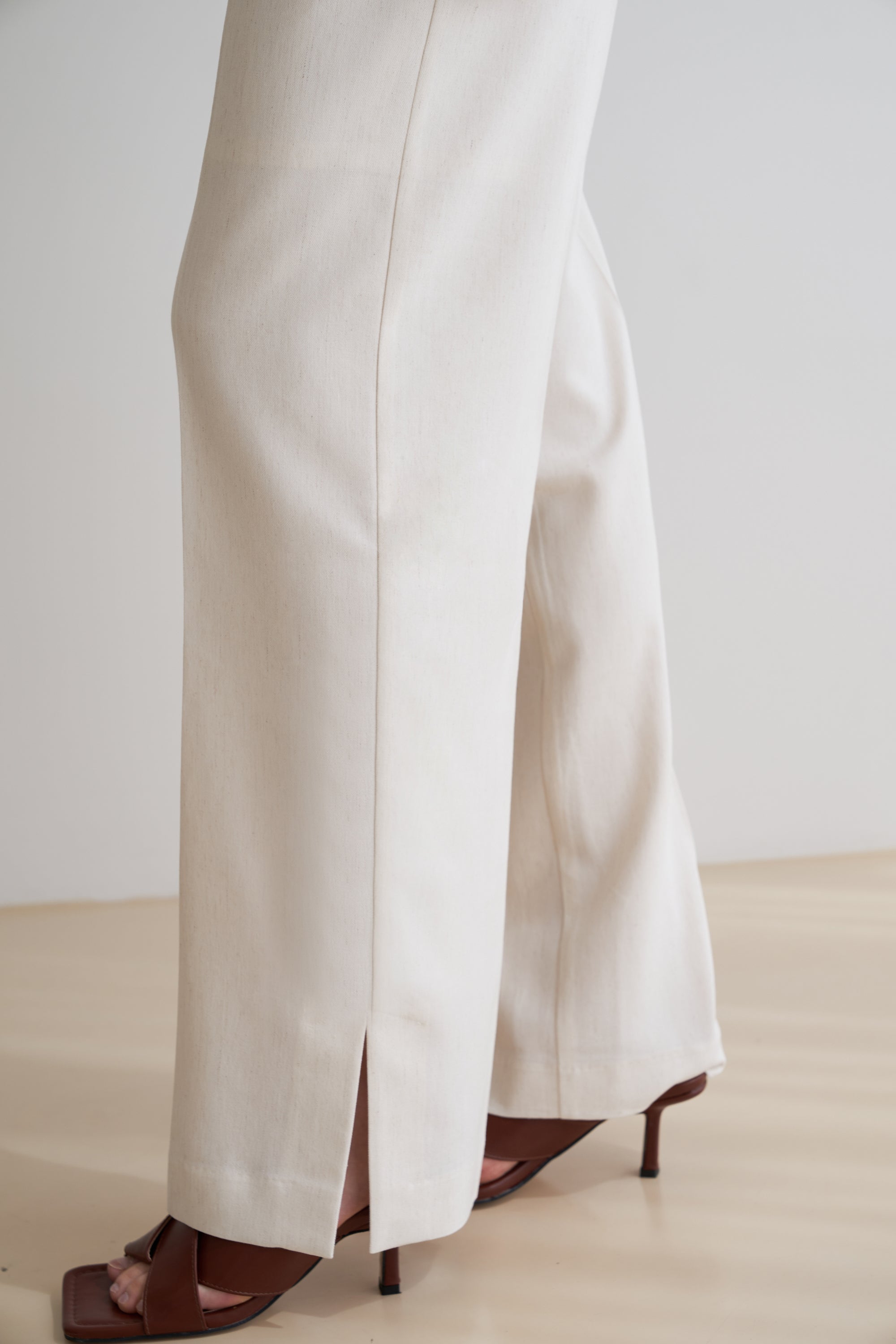 WIDE ONE BUTTON SLIT PANTS_IVORY