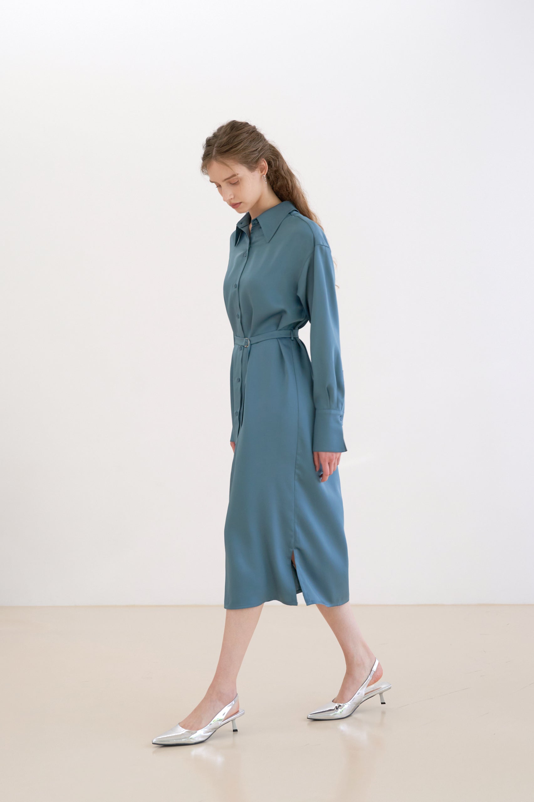 TWO-BUTTON SILKY LONG SHIRT DRESS_BLUE