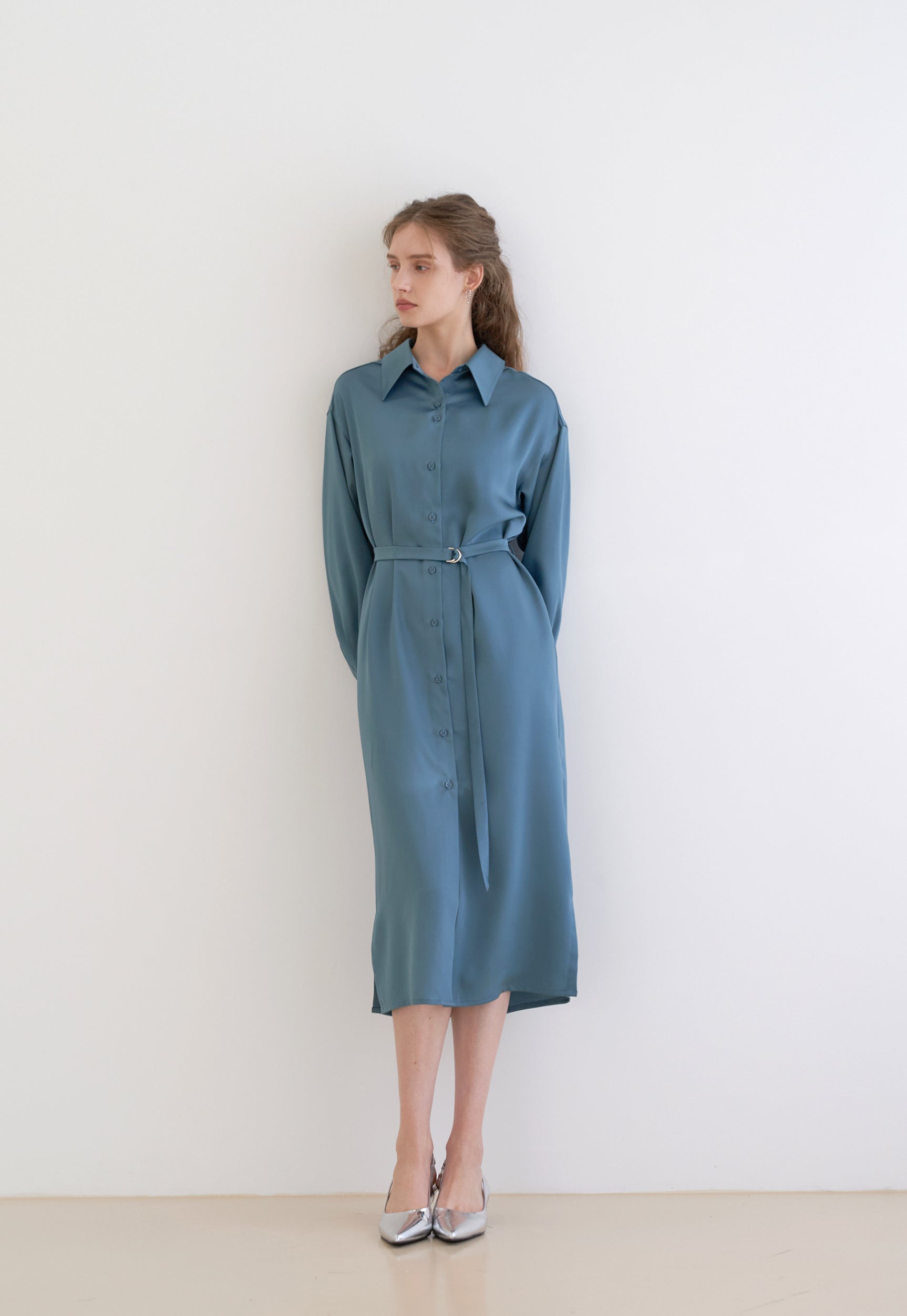 TWO-BUTTON SILKY LONG SHIRT DRESS_BLUE