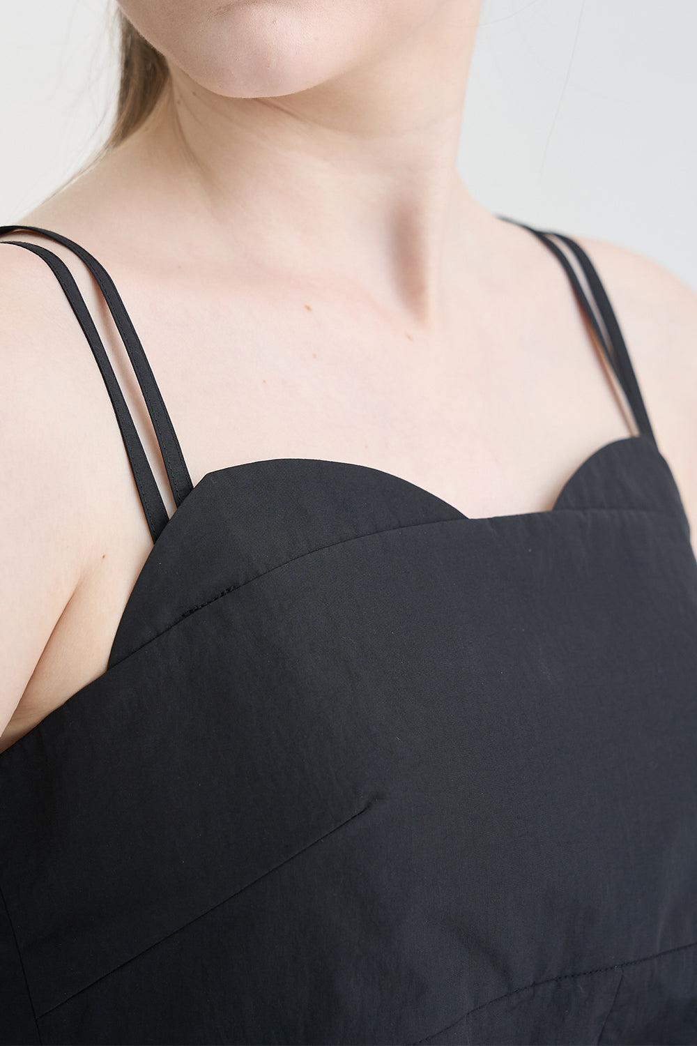 LESAVOIR, ROBE MIDI À COL EN FORME DE COEUR_NOIR