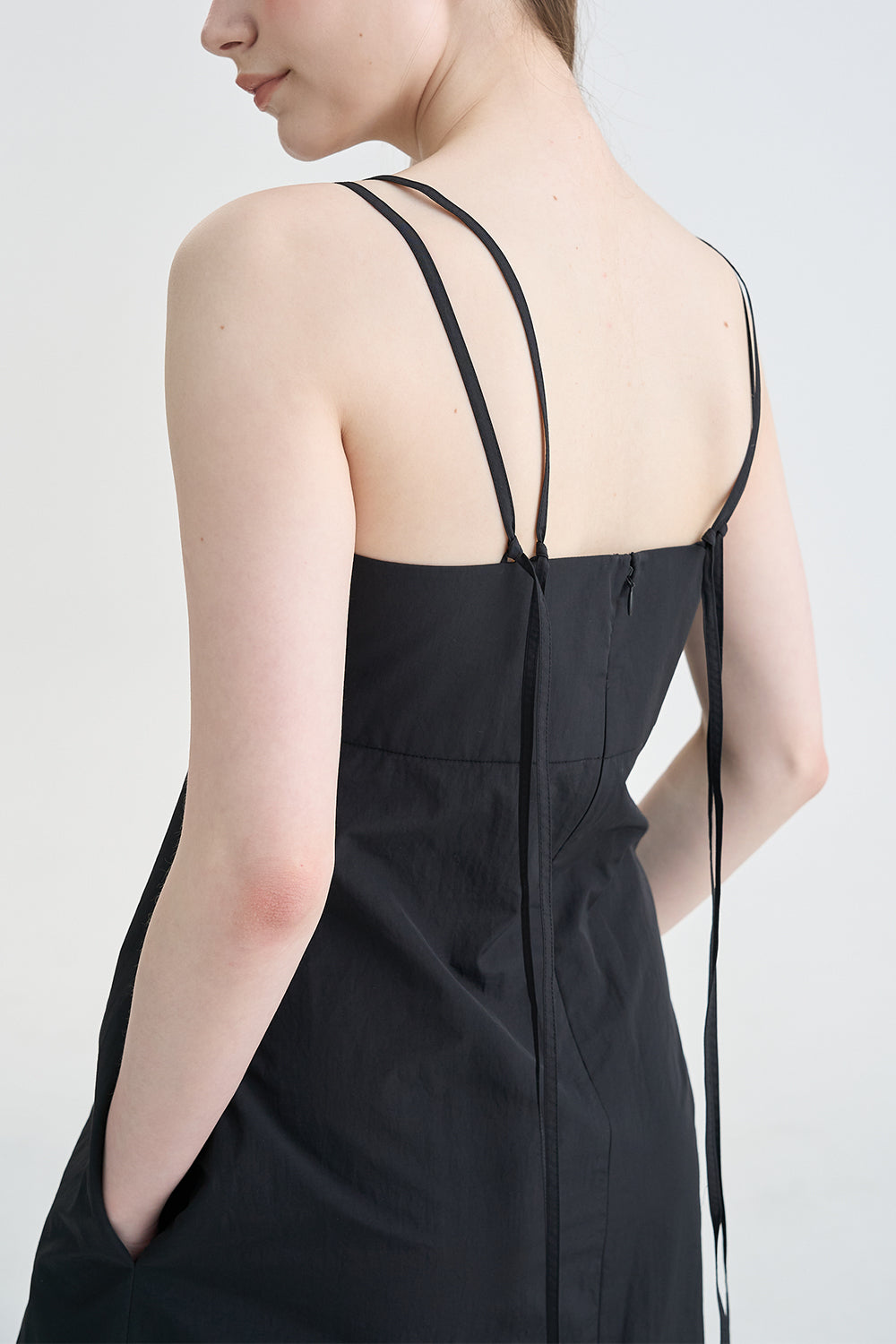 LESAVOIR, ROBE MIDI À COL EN FORME DE COEUR_NOIR