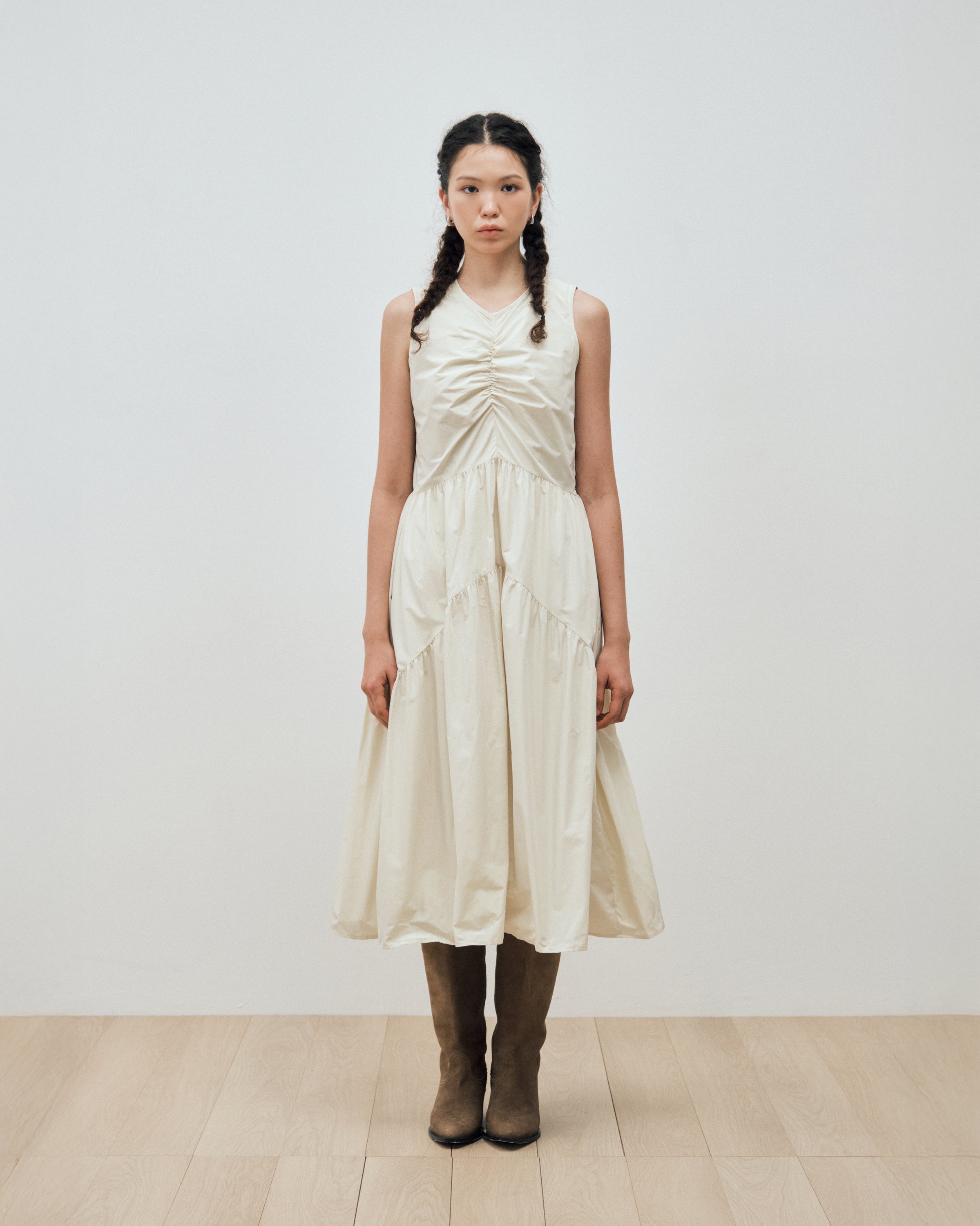 ROBE BOUFFANTE À FRONCES CENTRALES_IVOIRE