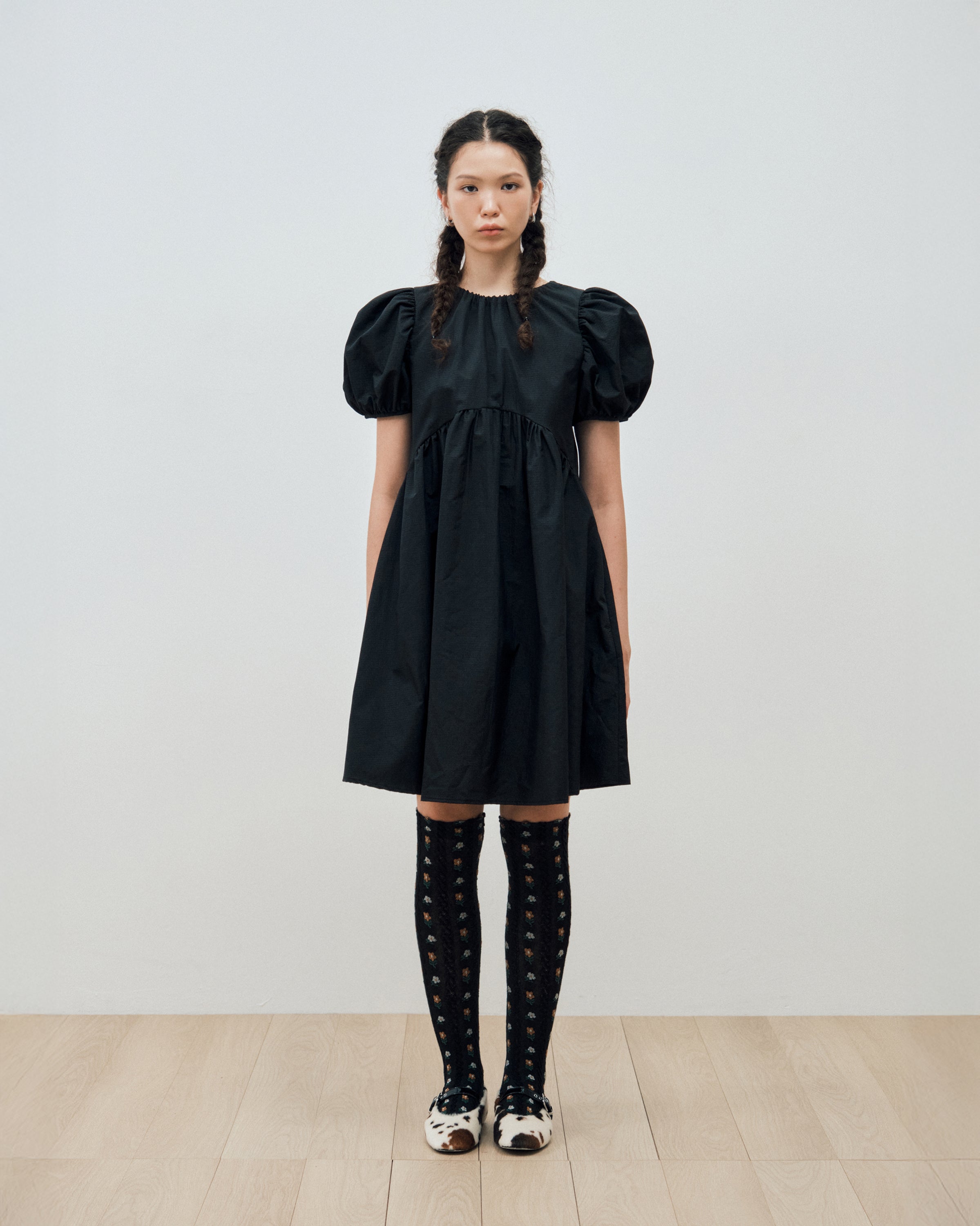 ROBE À MANCHES BOUFFANTES ET FRONCES ARQUÉES_VIOLET