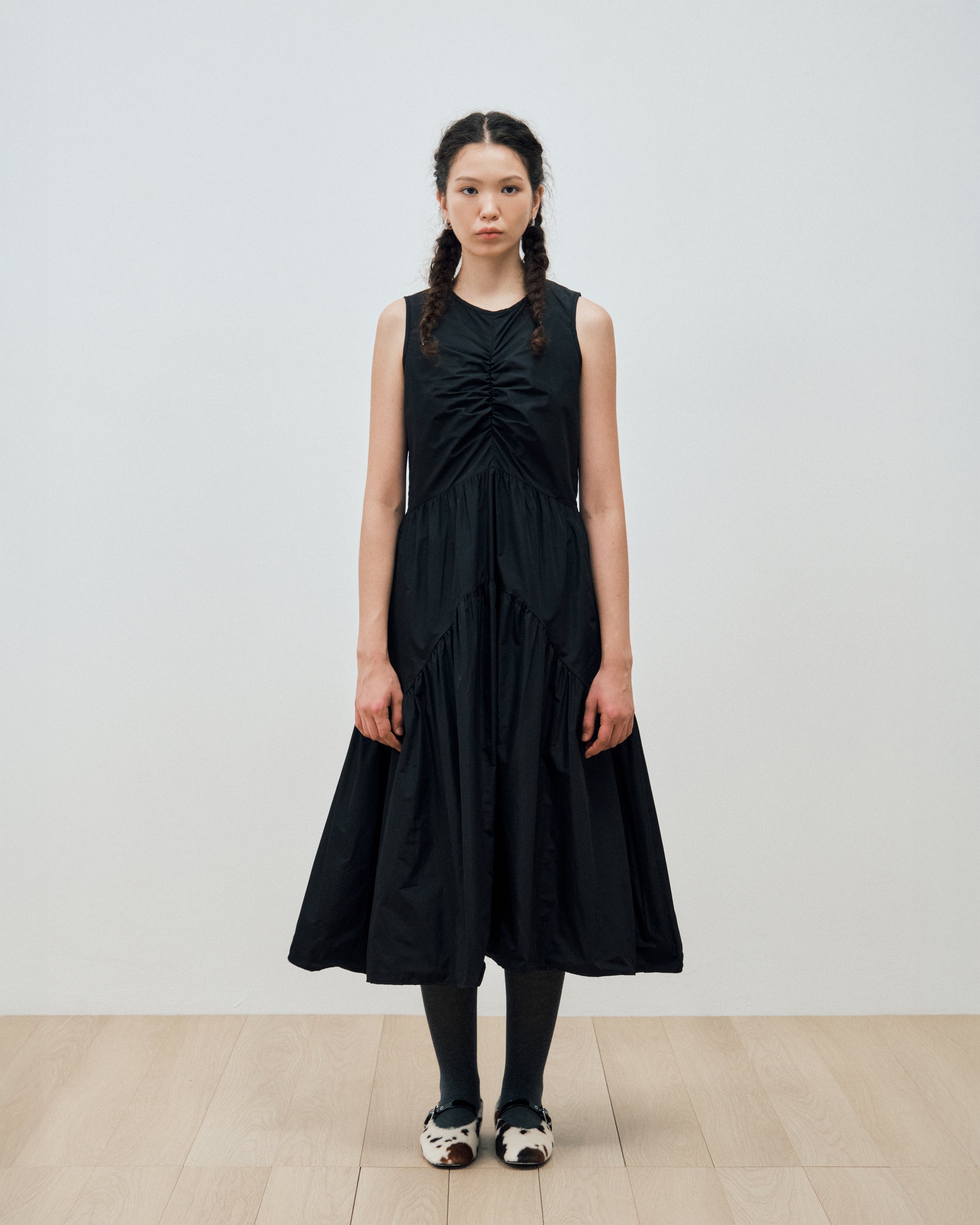 ROBE BOUFFANTE À FRONCES CENTRALES_NOIR