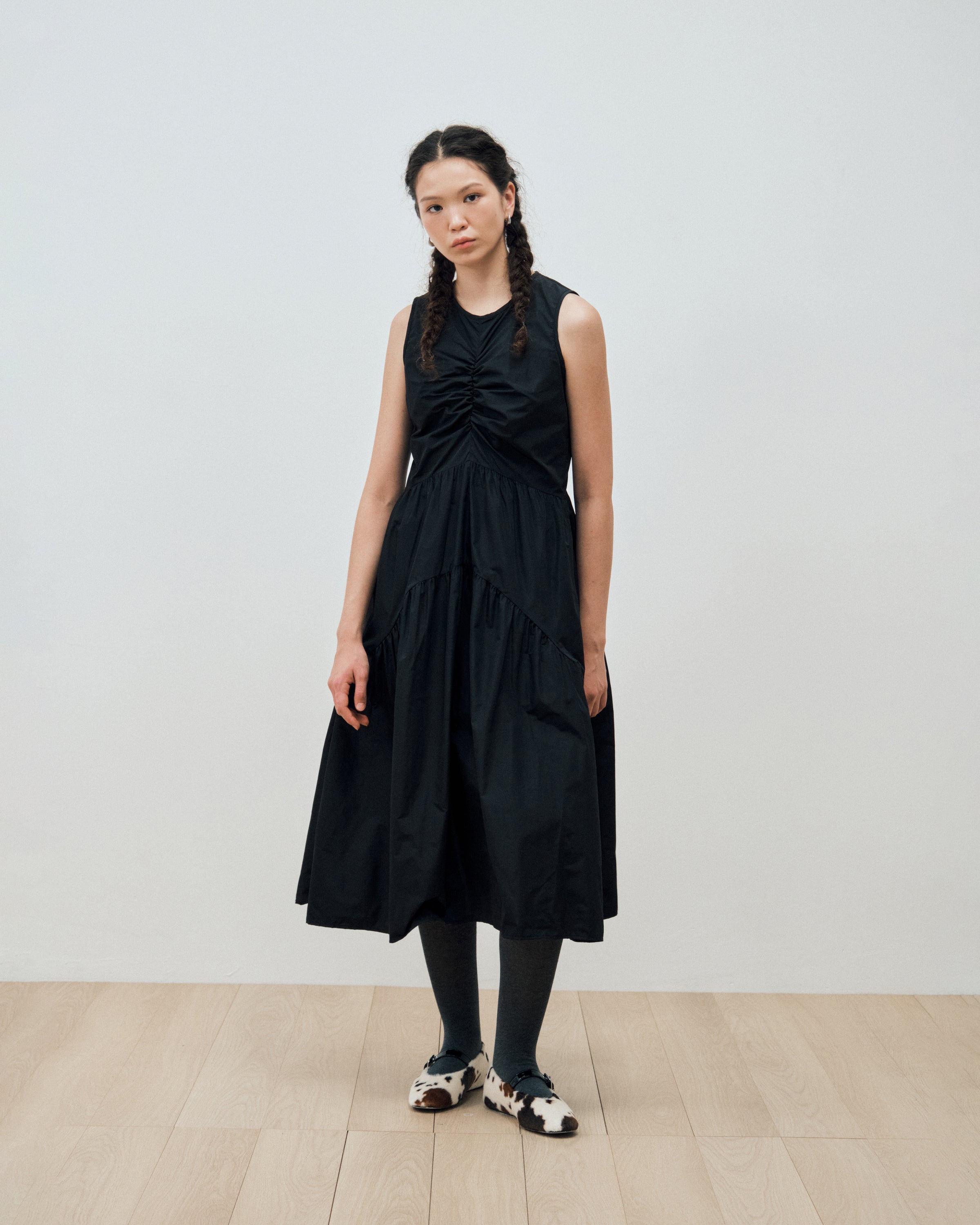 ROBE BOUFFANTE À FRONCES CENTRALES_NOIR