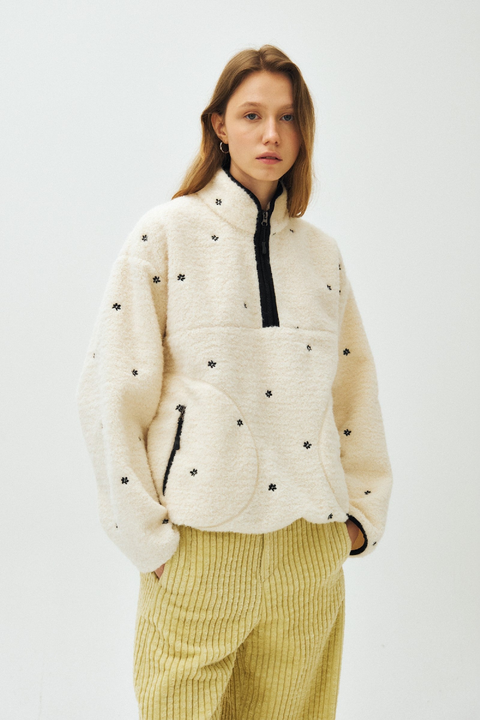 FLORAL EMBROIDERED HALF ZIP-UP FLEECE JACKET_IVORY