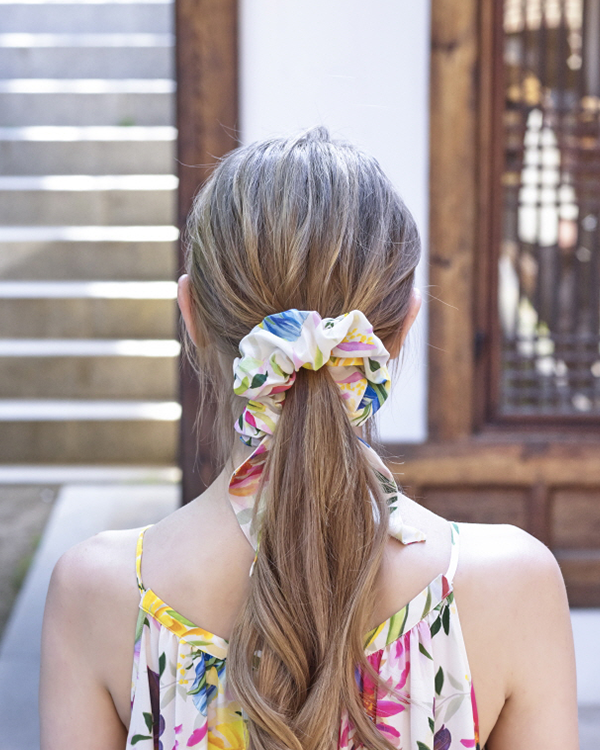 WATERCOLOUR FLOWER SCRUNCHIE