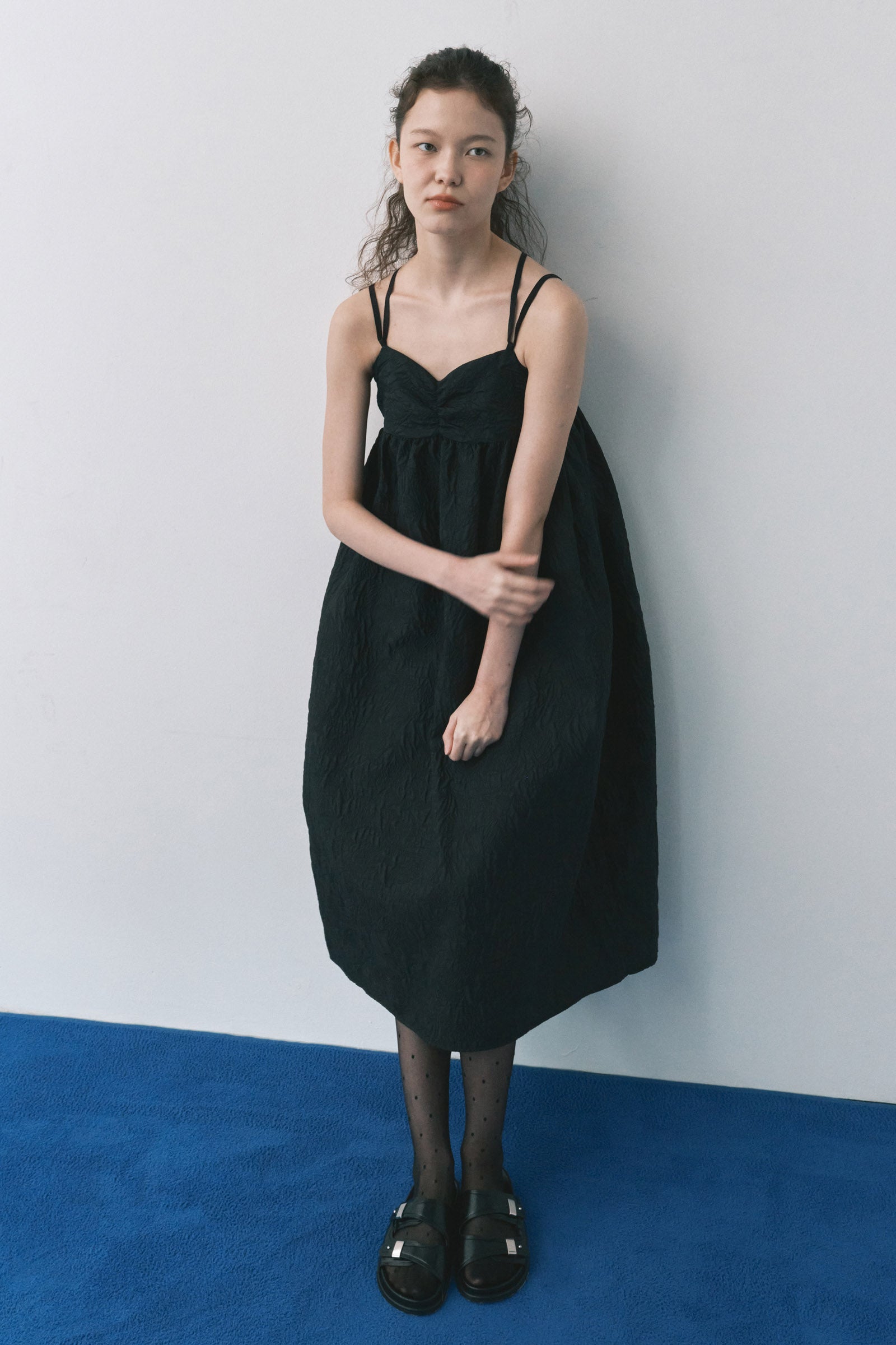 FLUFF SHIRRED JACQUARD DRESS_BLACK