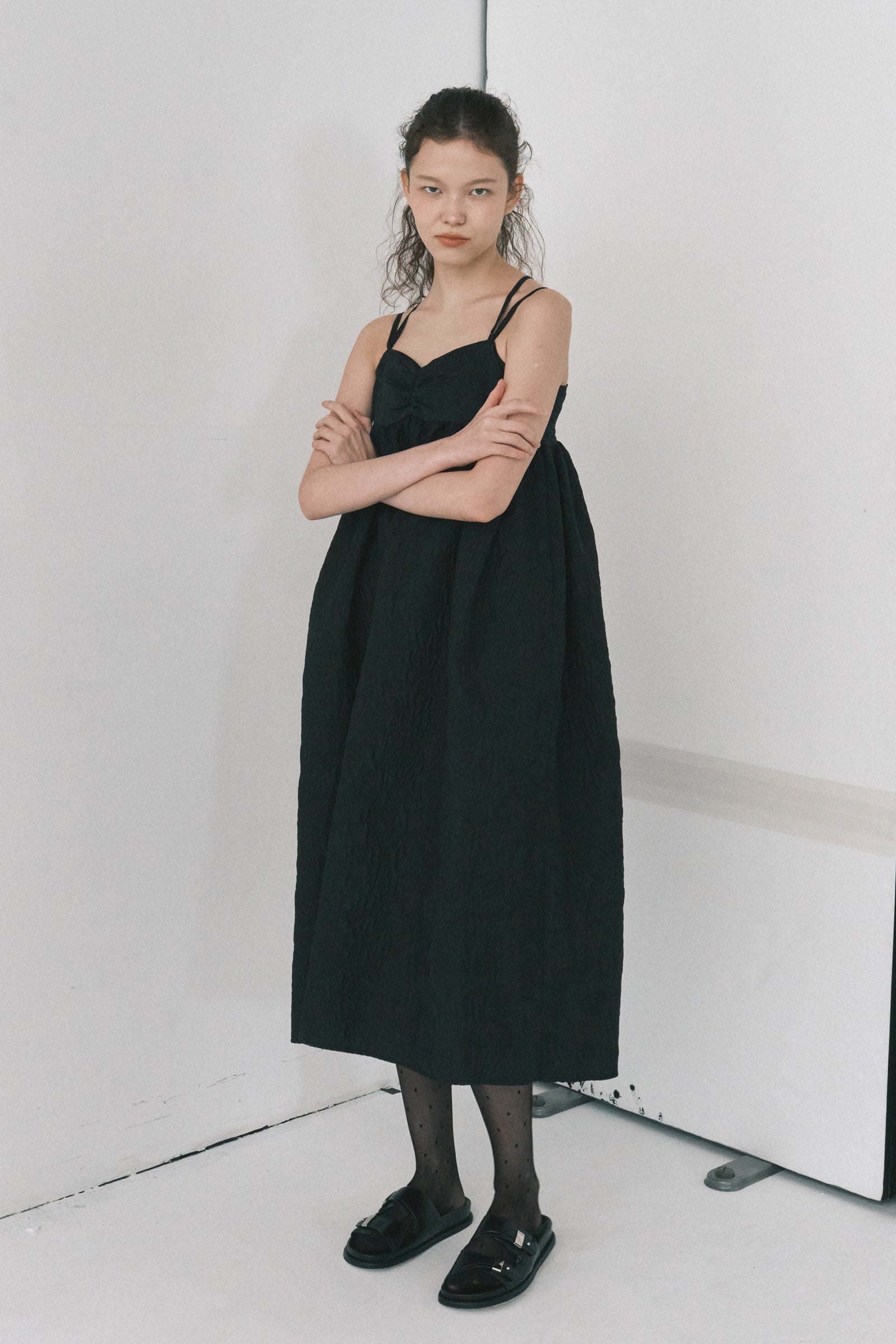 FLUFF SHIRRED JACQUARD DRESS_BLACK