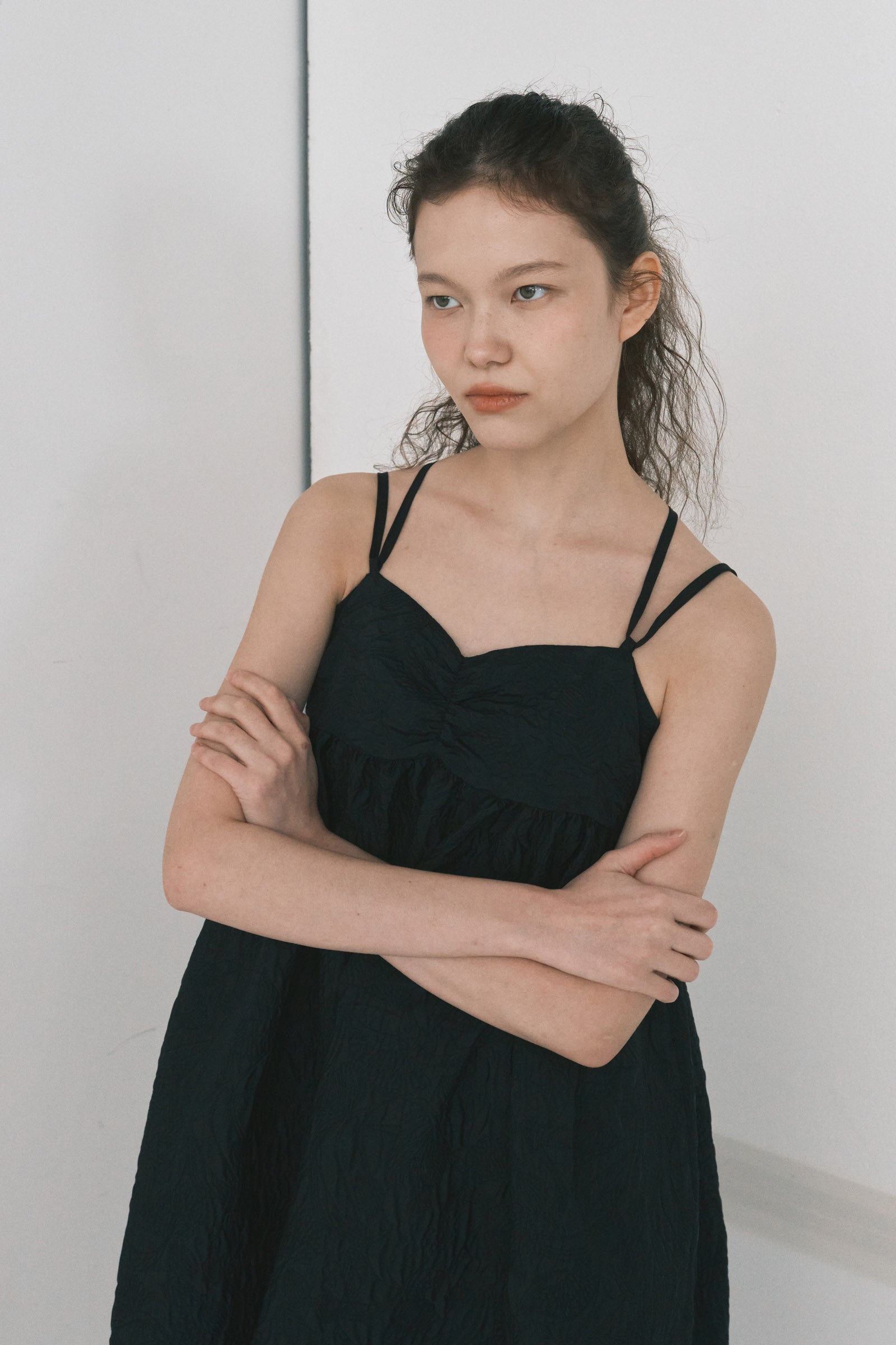FLUFF SHIRRED JACQUARD DRESS_BLACK