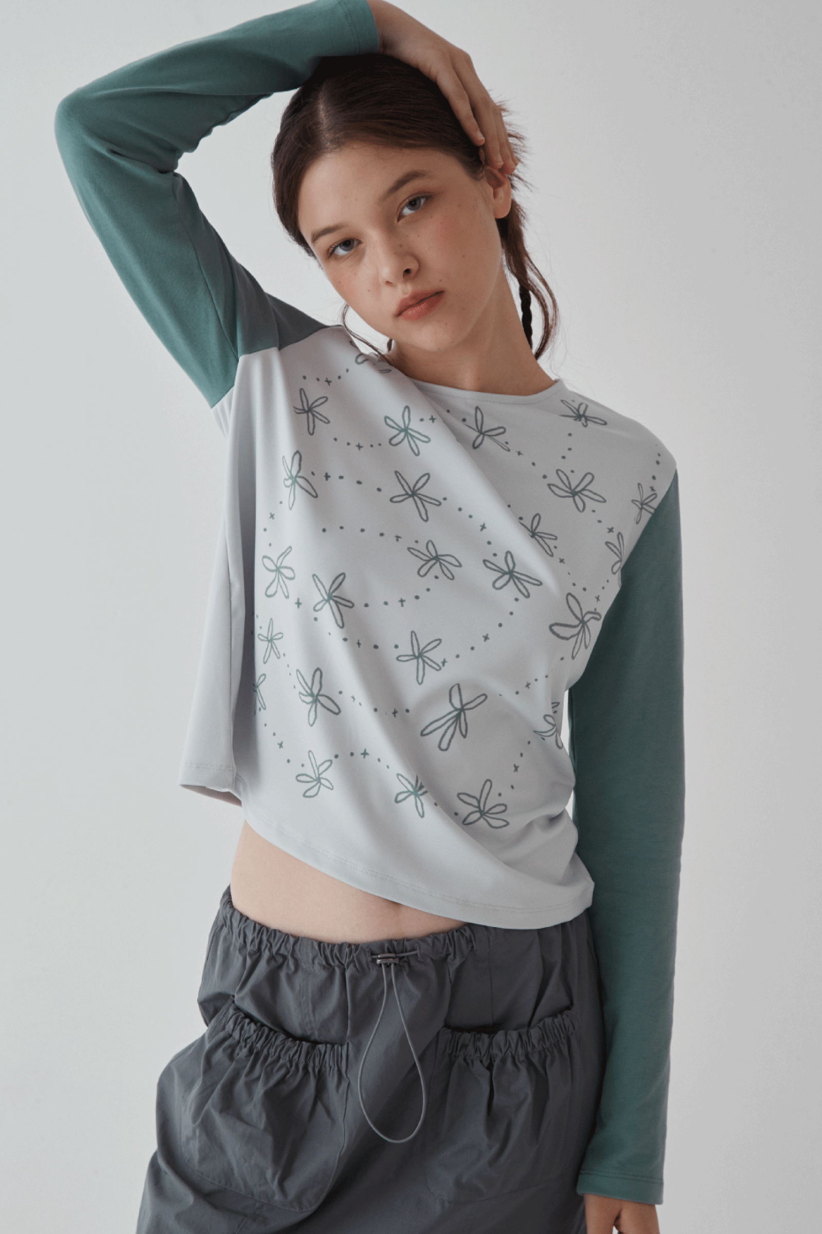 HAND WRITING FLOWER LONG SLEEVE TOP_GREEN