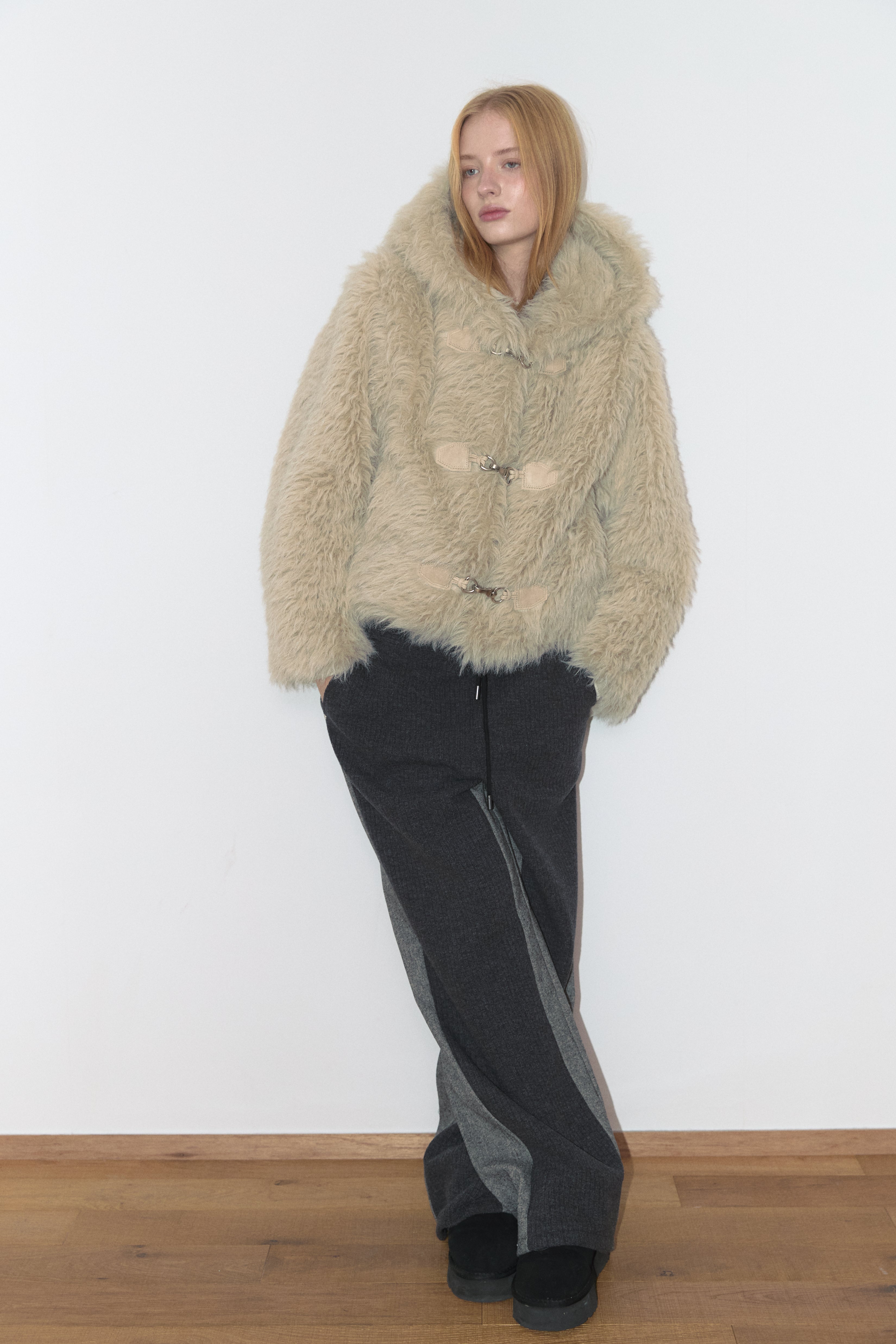 FLUFFY HOOD FUR JACKET_BEIGE