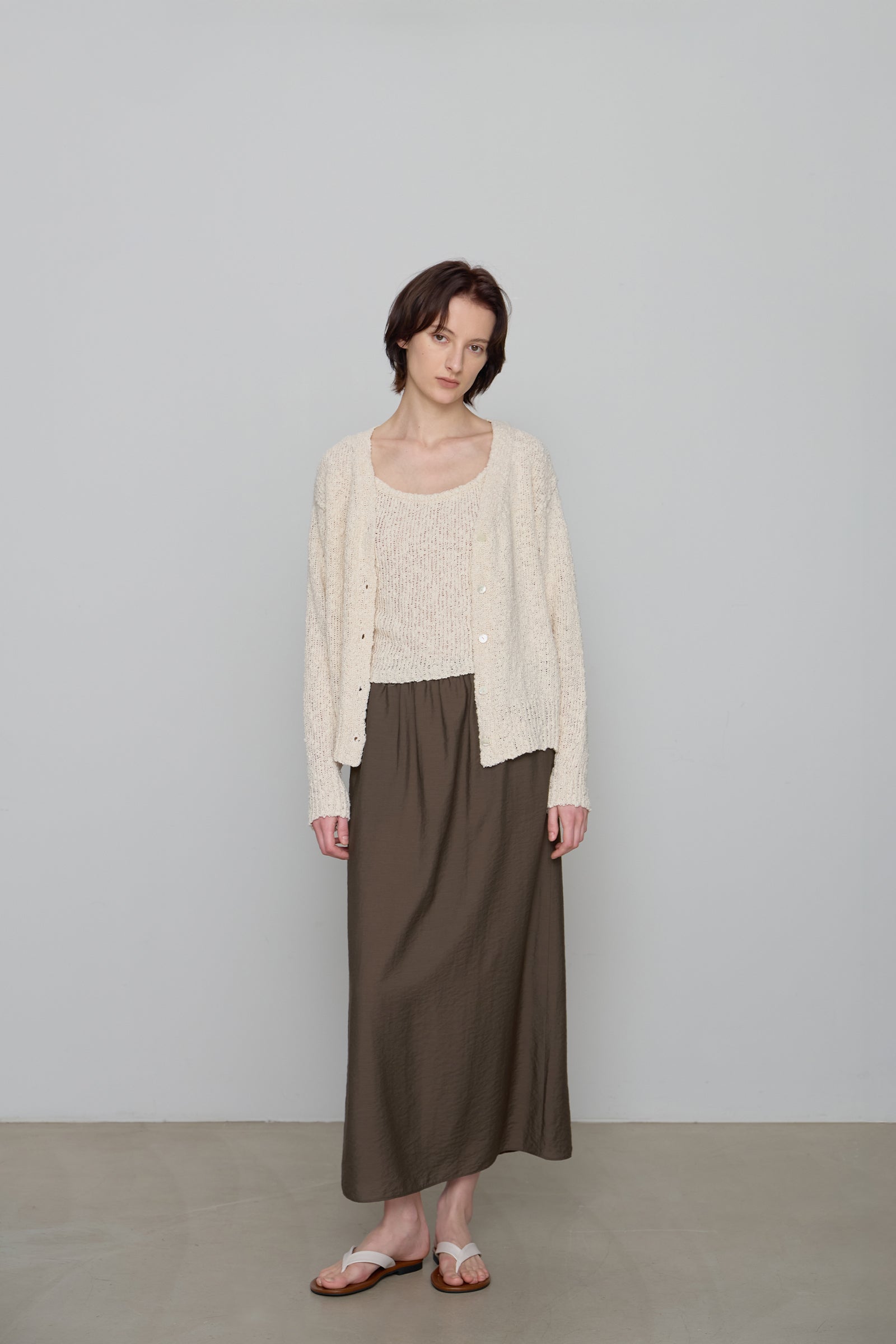 GILET EN MAILLE TEXTURÉE_CRÈME