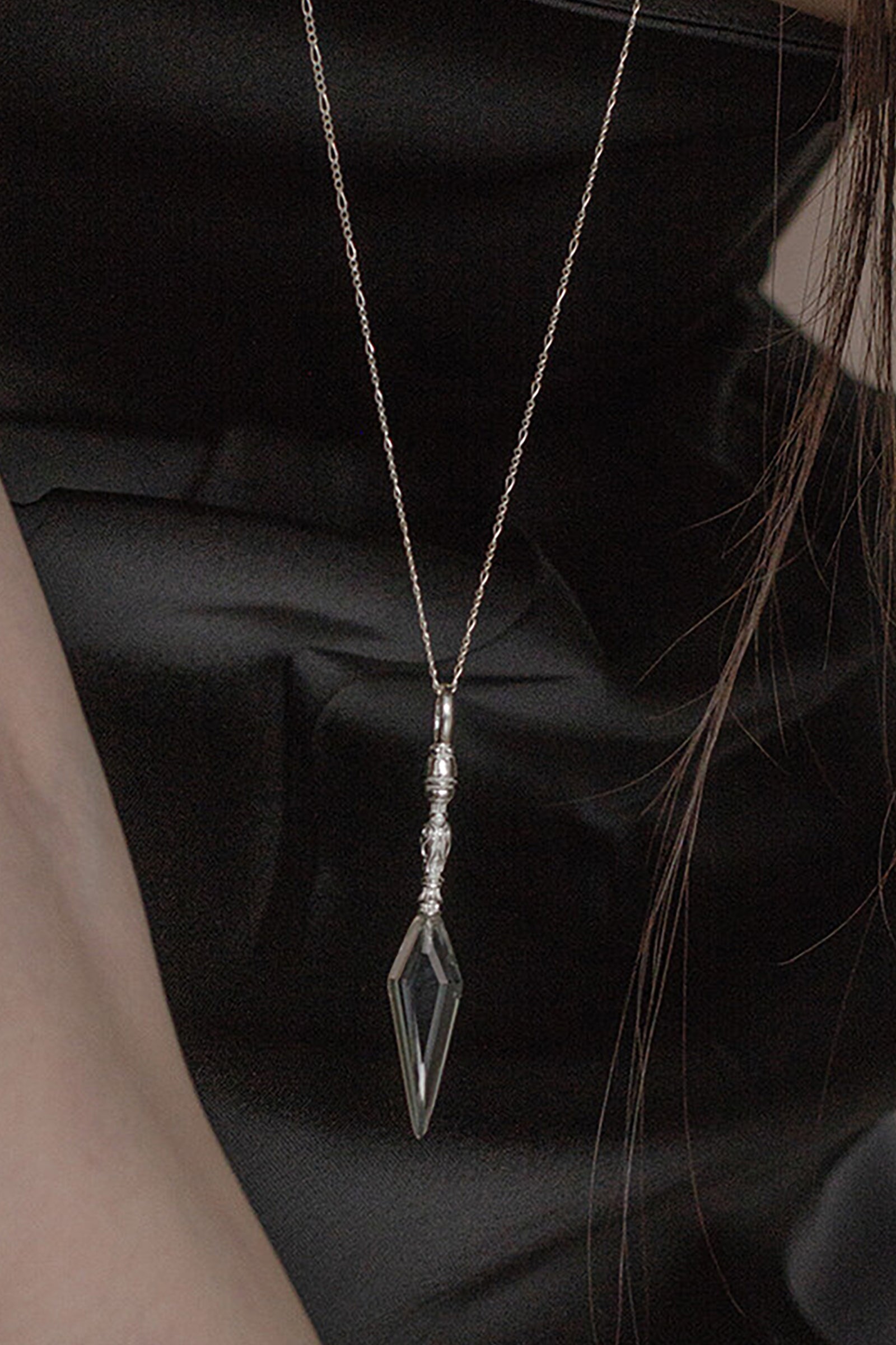 CRYSTAL SWORD NECKLACE_SILVER