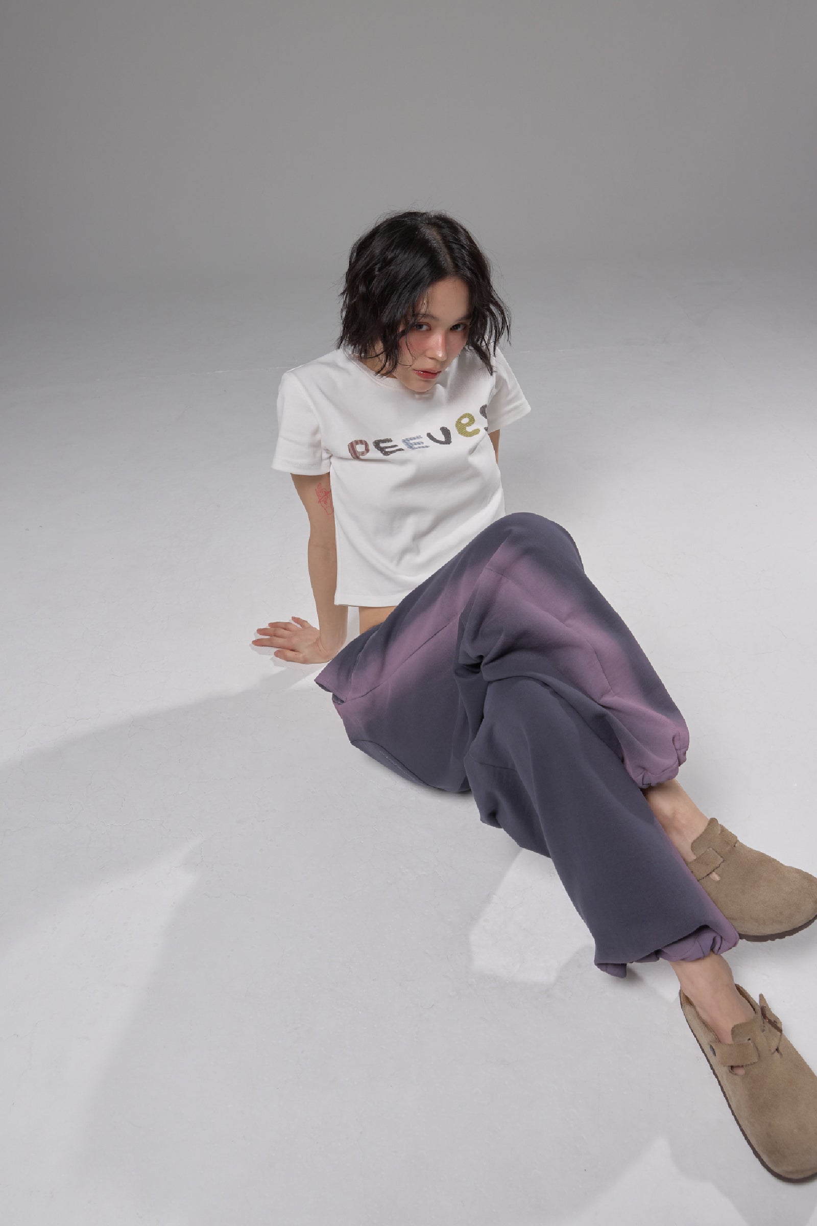  PANTALON EN JERSEY TAGUÉ À LA MAIN_CHARBON