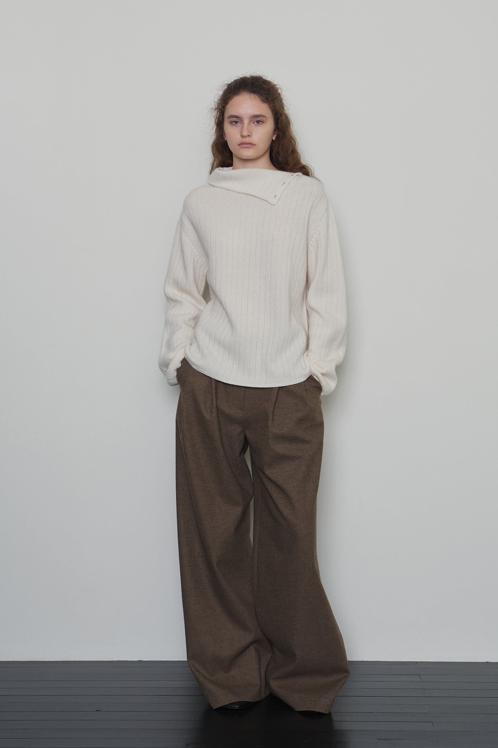 BUTTON TURTLENECK WOOL KNIT_IVORY