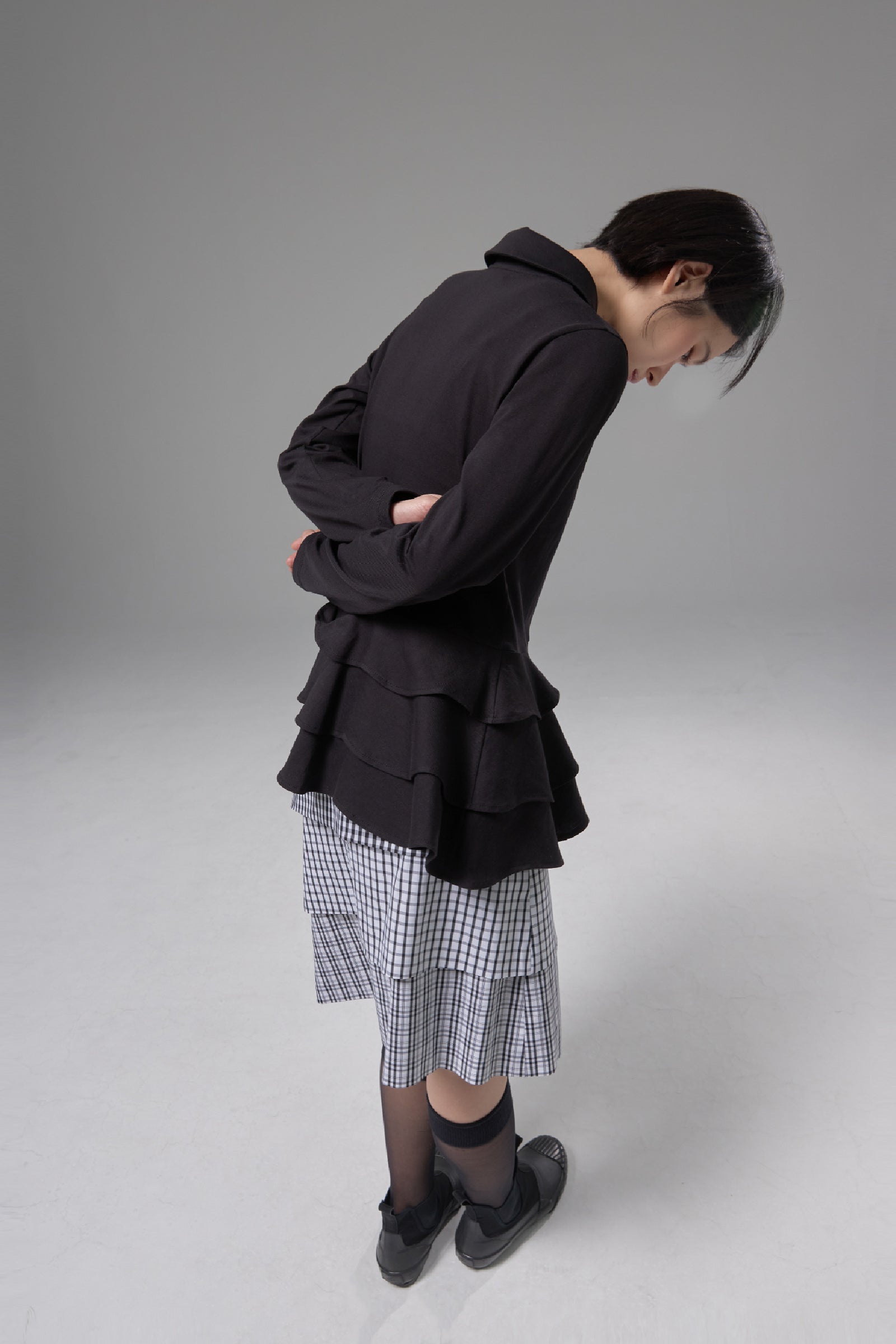 RUFFLED LONG SLEEVE TOP_NOIR