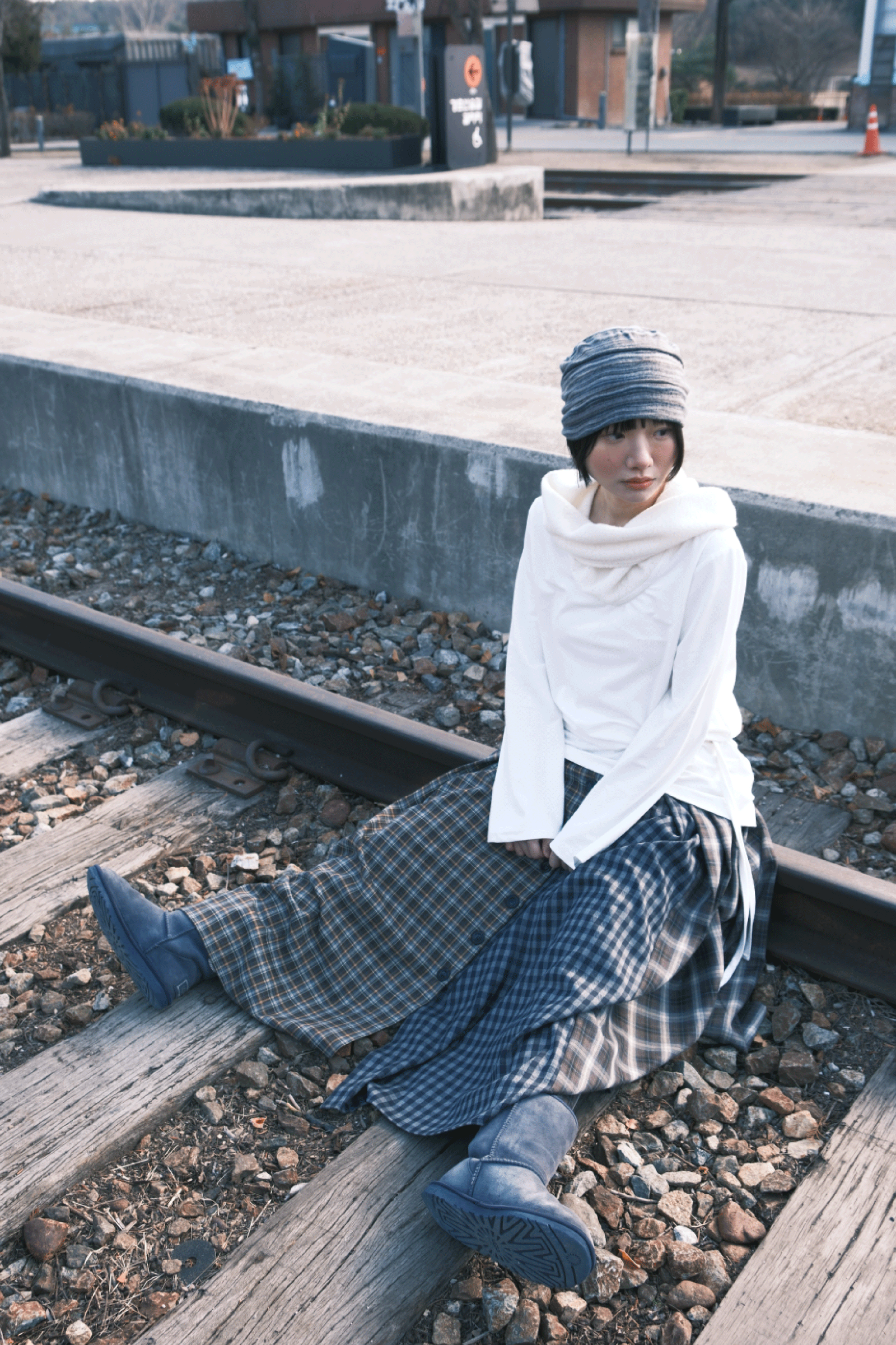 JUPE À CARREAUX MÉLANGÉS_BLEU MARINE