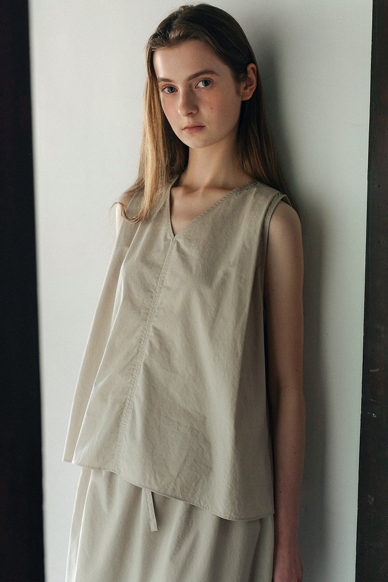 ROYCE SLEEVELESS_MOKA