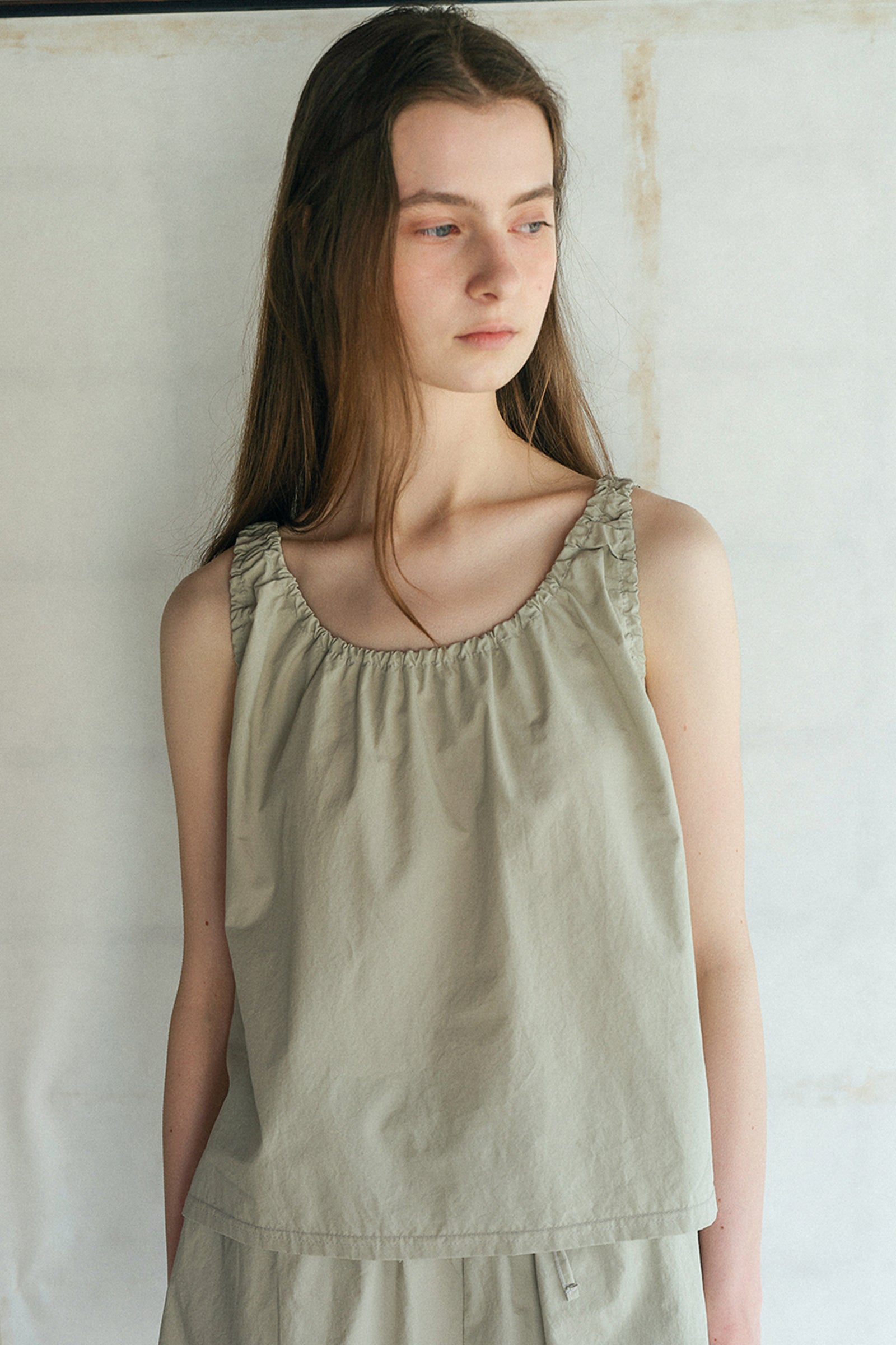 NINA SHIRRING SLEEVELESS_IVOIRE