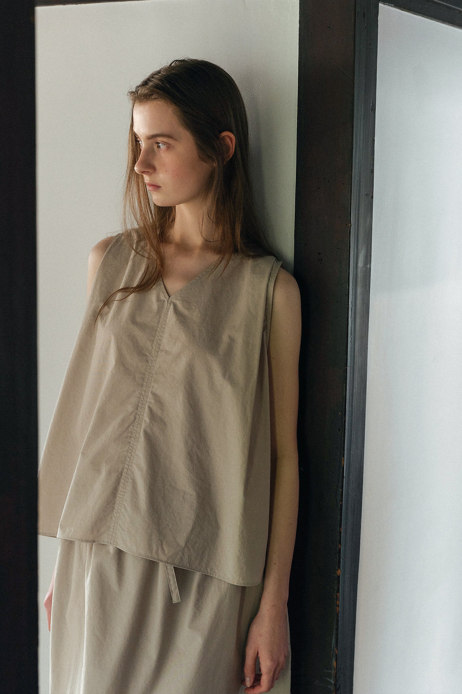 ROYCE SLEEVELESS_MOKA