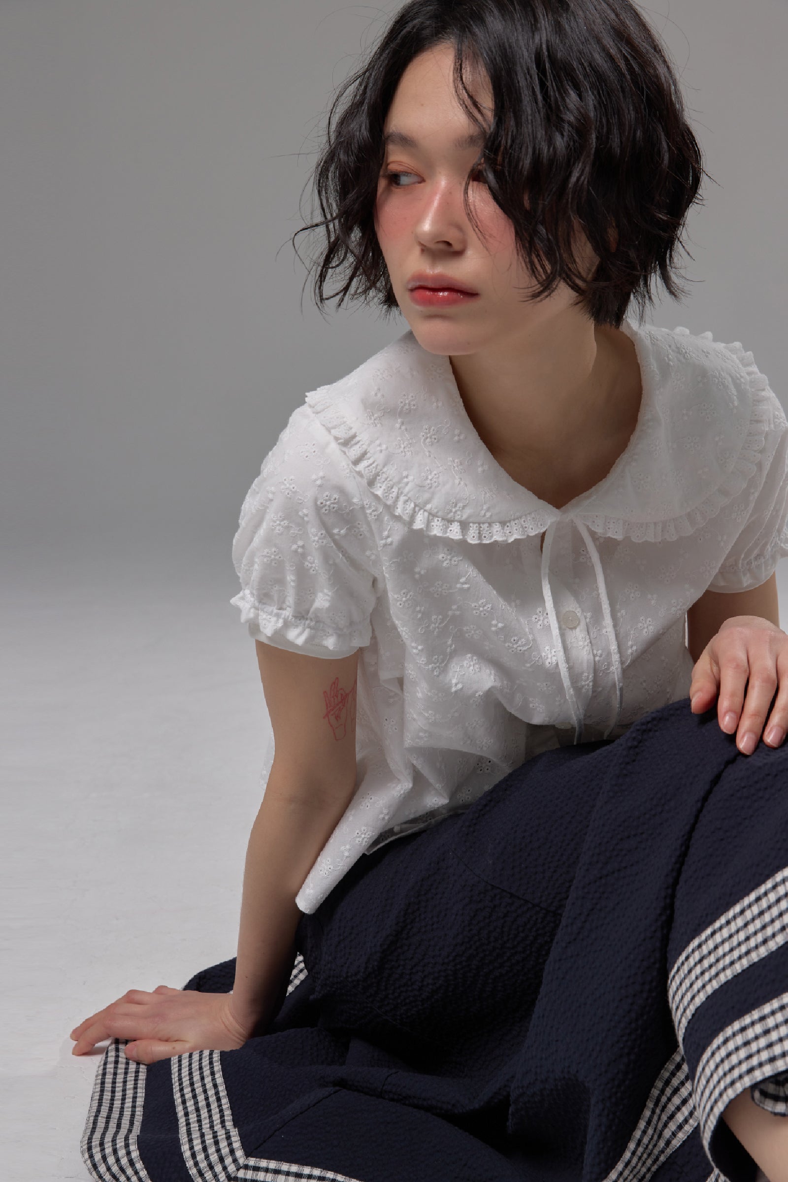 VENTED PETER PAN COLLAR BLOUSE_WHITE