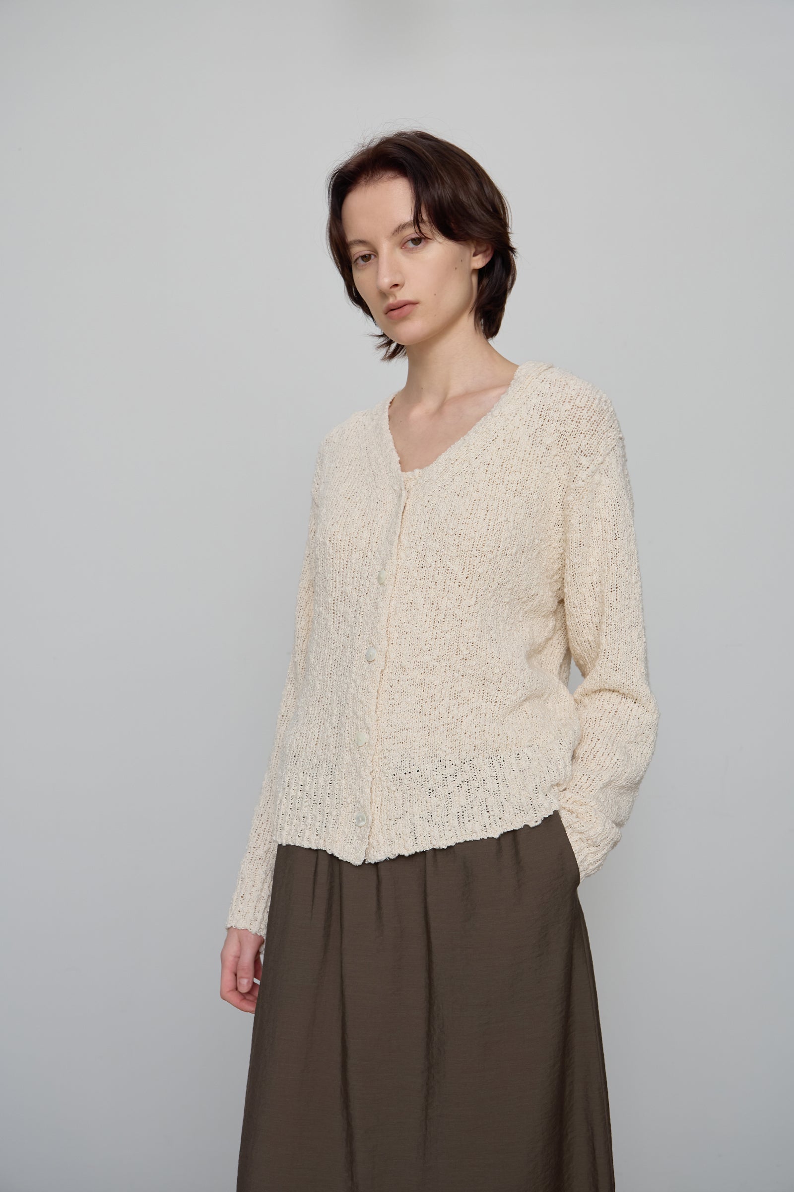 GILET EN MAILLE TEXTURÉE_CRÈME