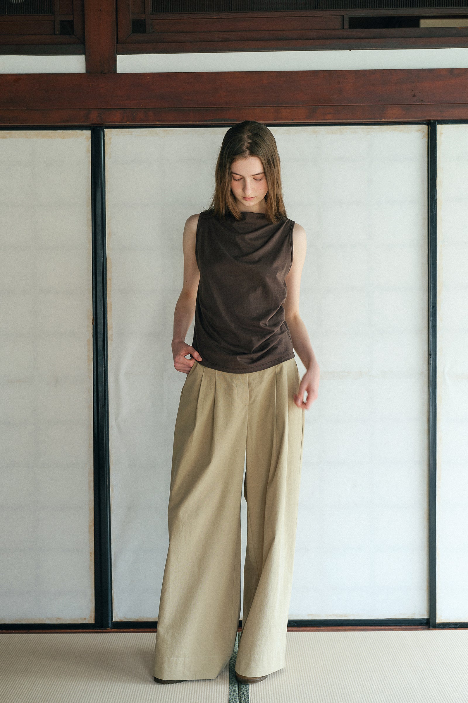 MAYA SLEEVELESS_MARRON